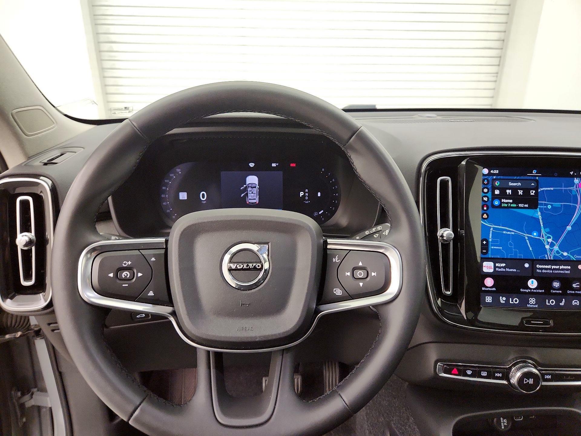 Thumbnail: 2024 Volvo XC40 - 10