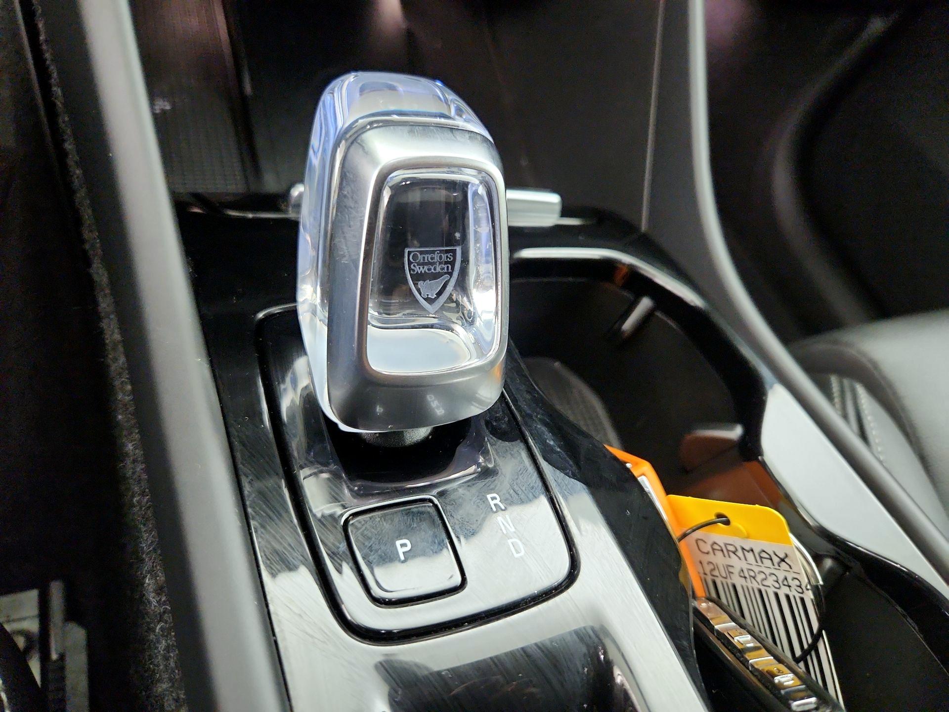 Thumbnail: 2024 Volvo XC40 - 18