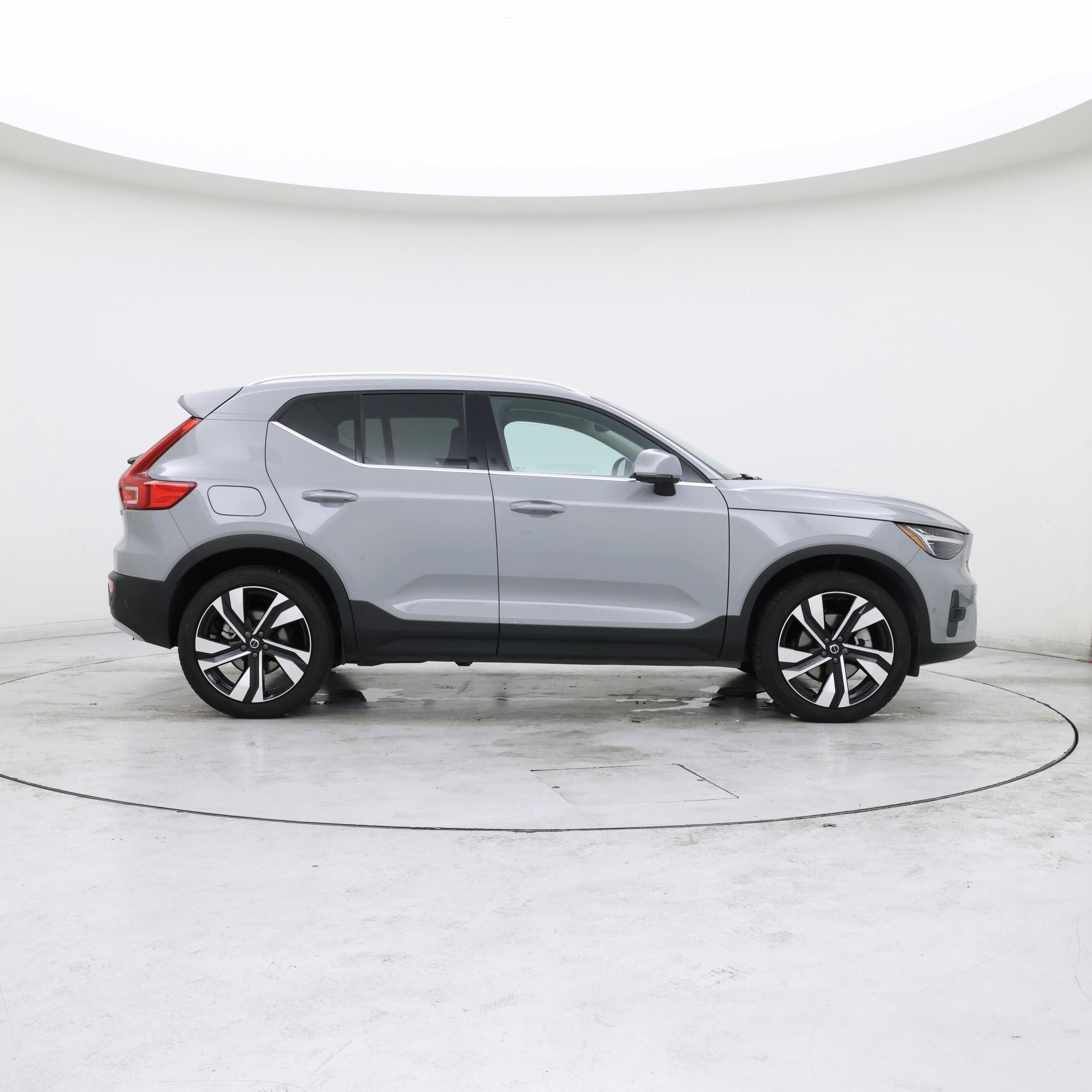 Thumbnail: 2024 Volvo XC40 - 7