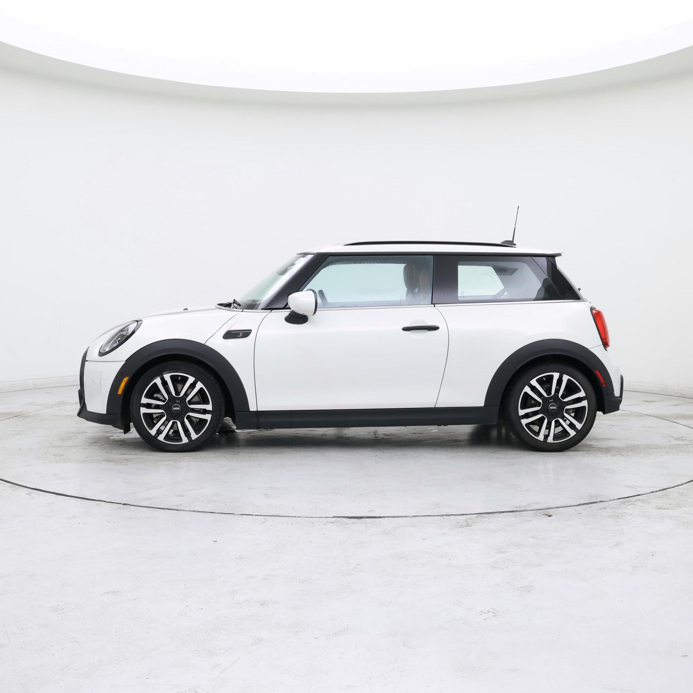 Thumbnail: 2023 MINI Cooper Hardtop - 3