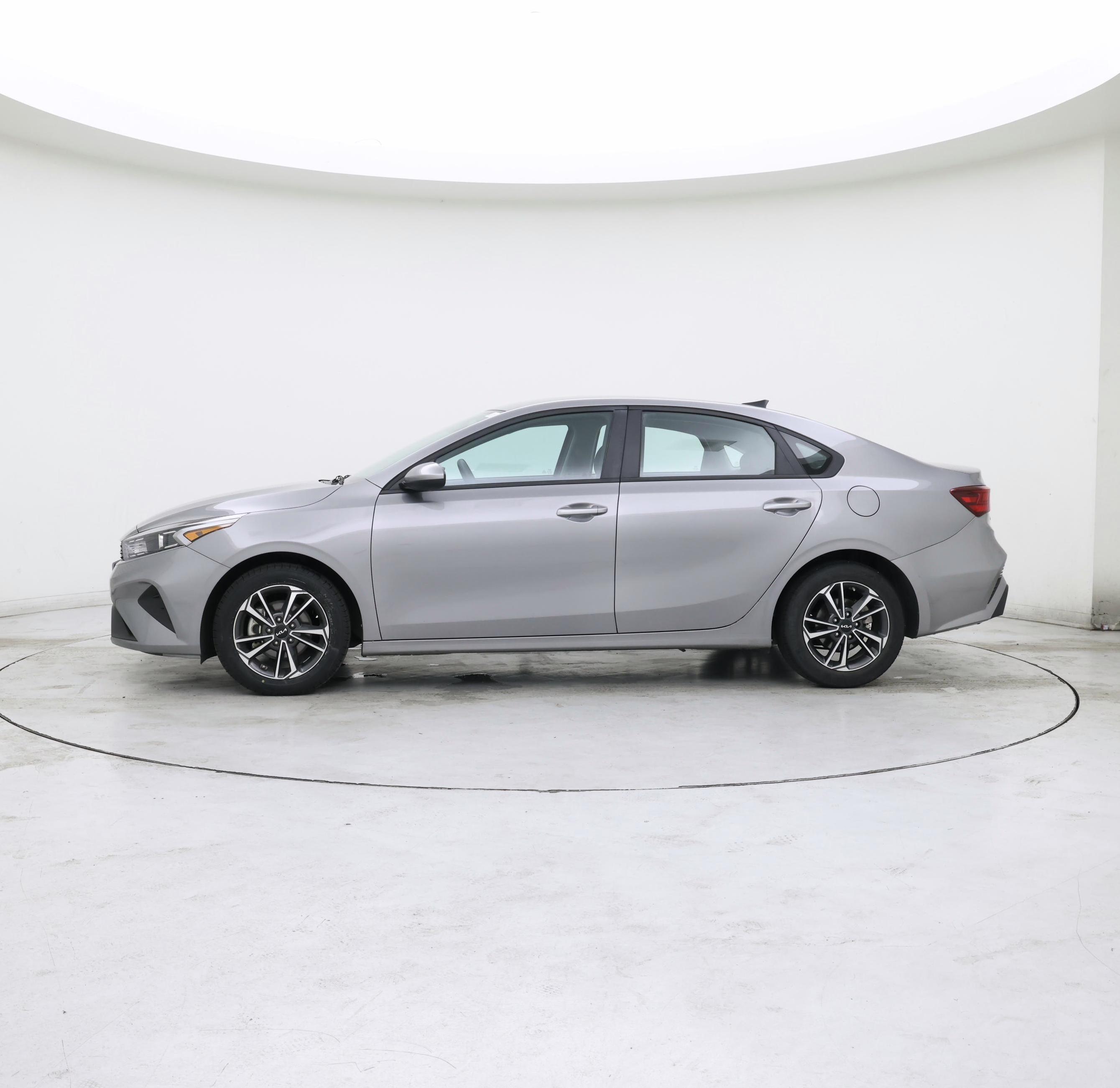 Thumbnail: 2023 Kia Forte - 3