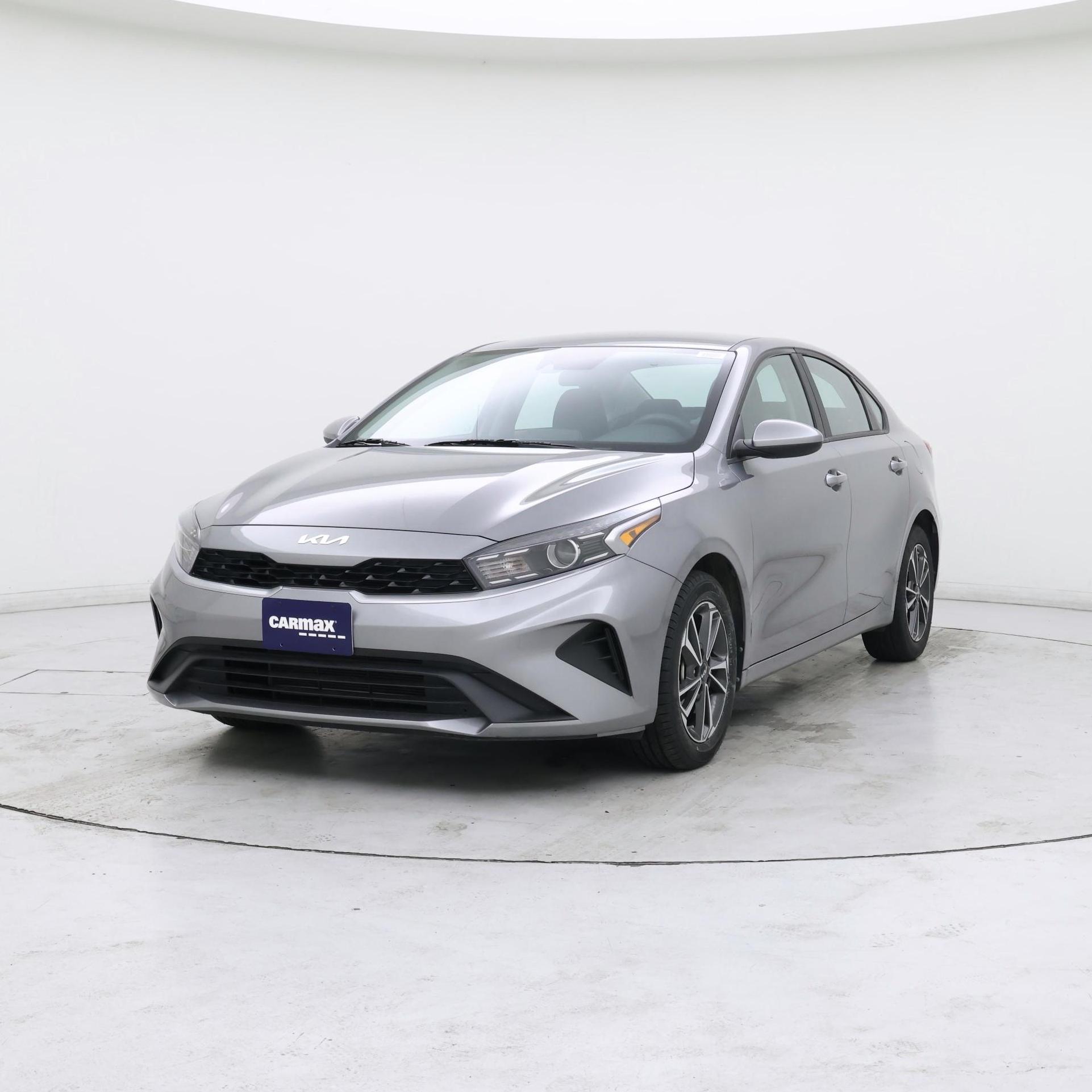 Thumbnail: 2023 Kia Forte - 4