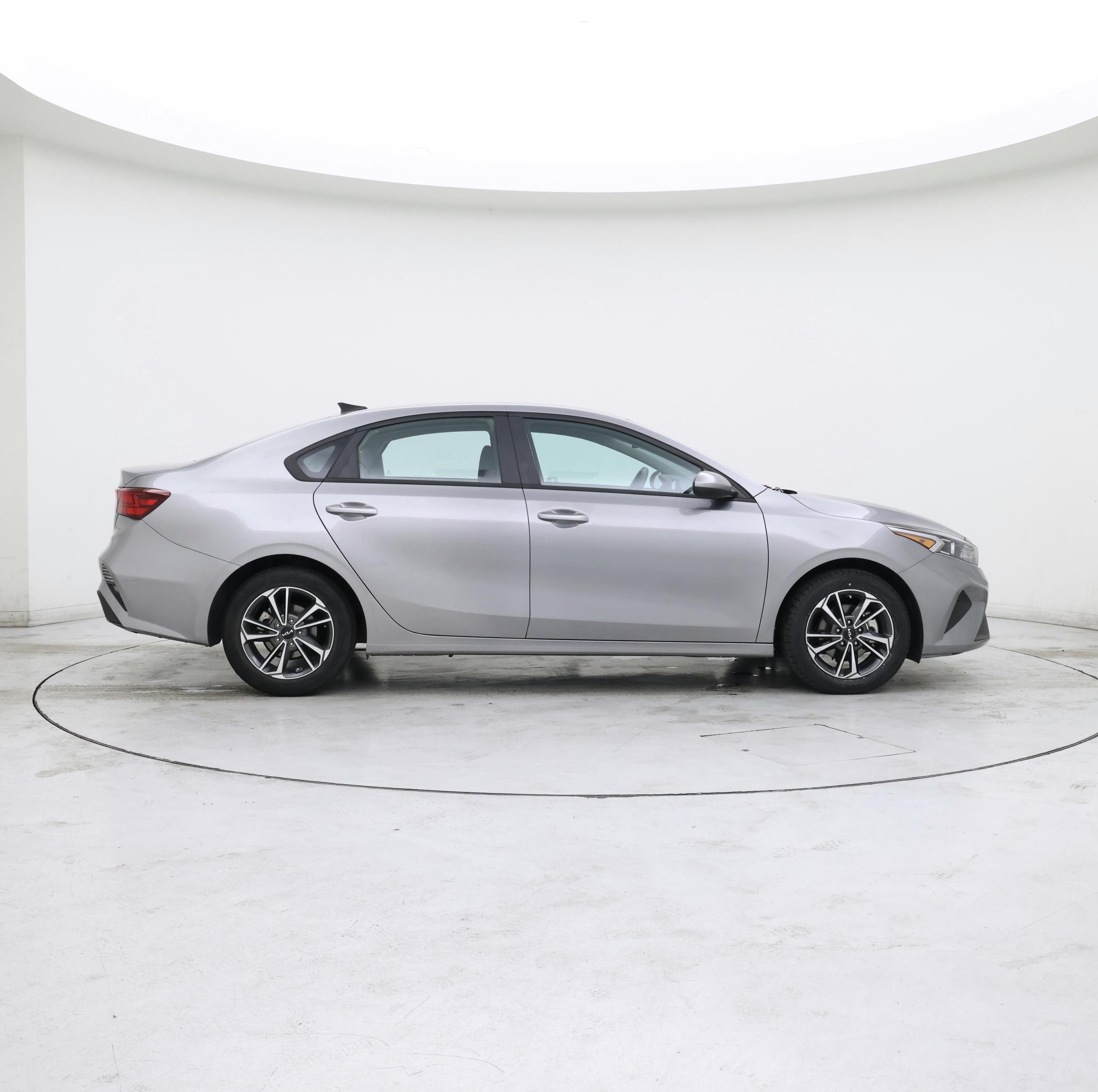 Thumbnail: 2023 Kia Forte - 7
