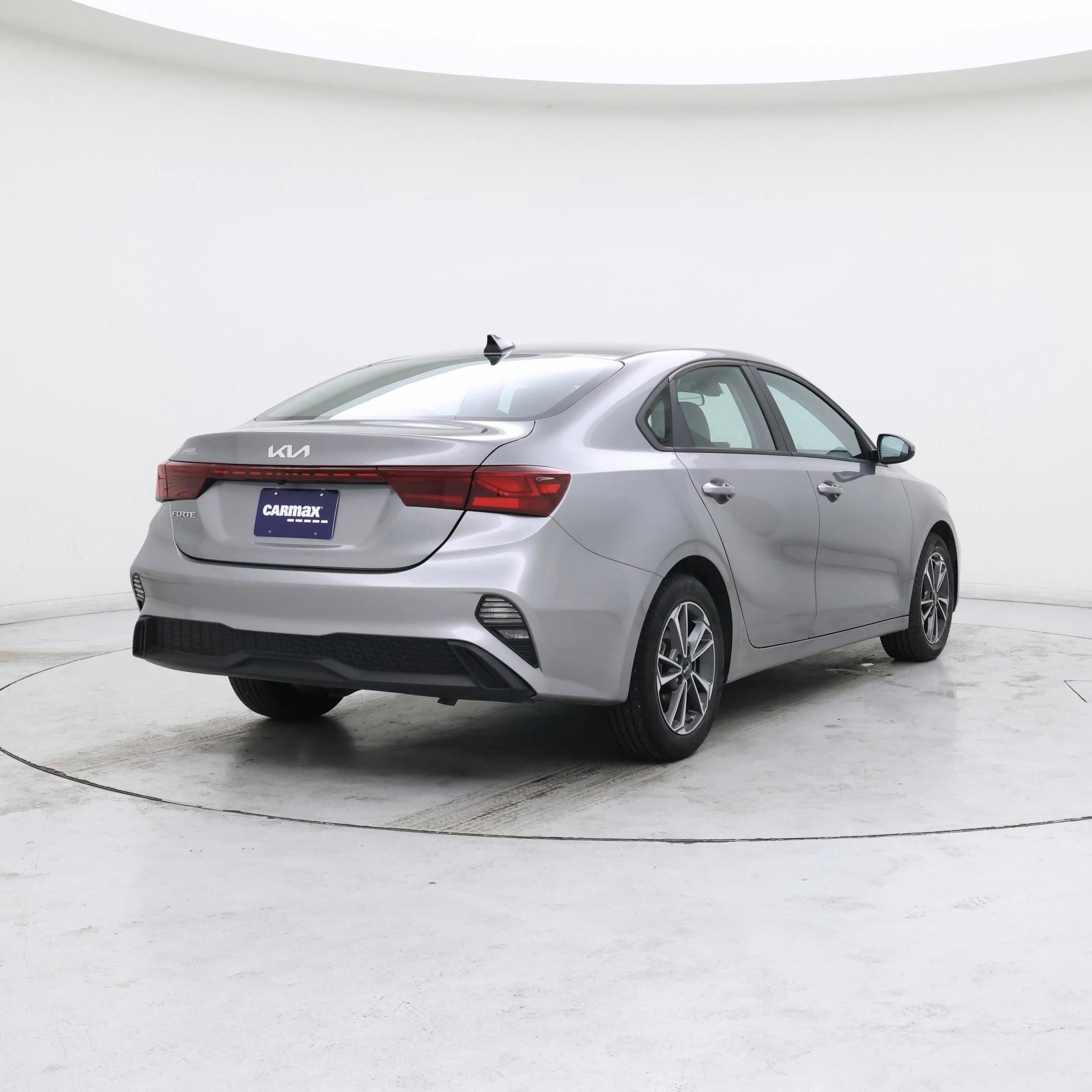 Thumbnail: 2023 Kia Forte - 8