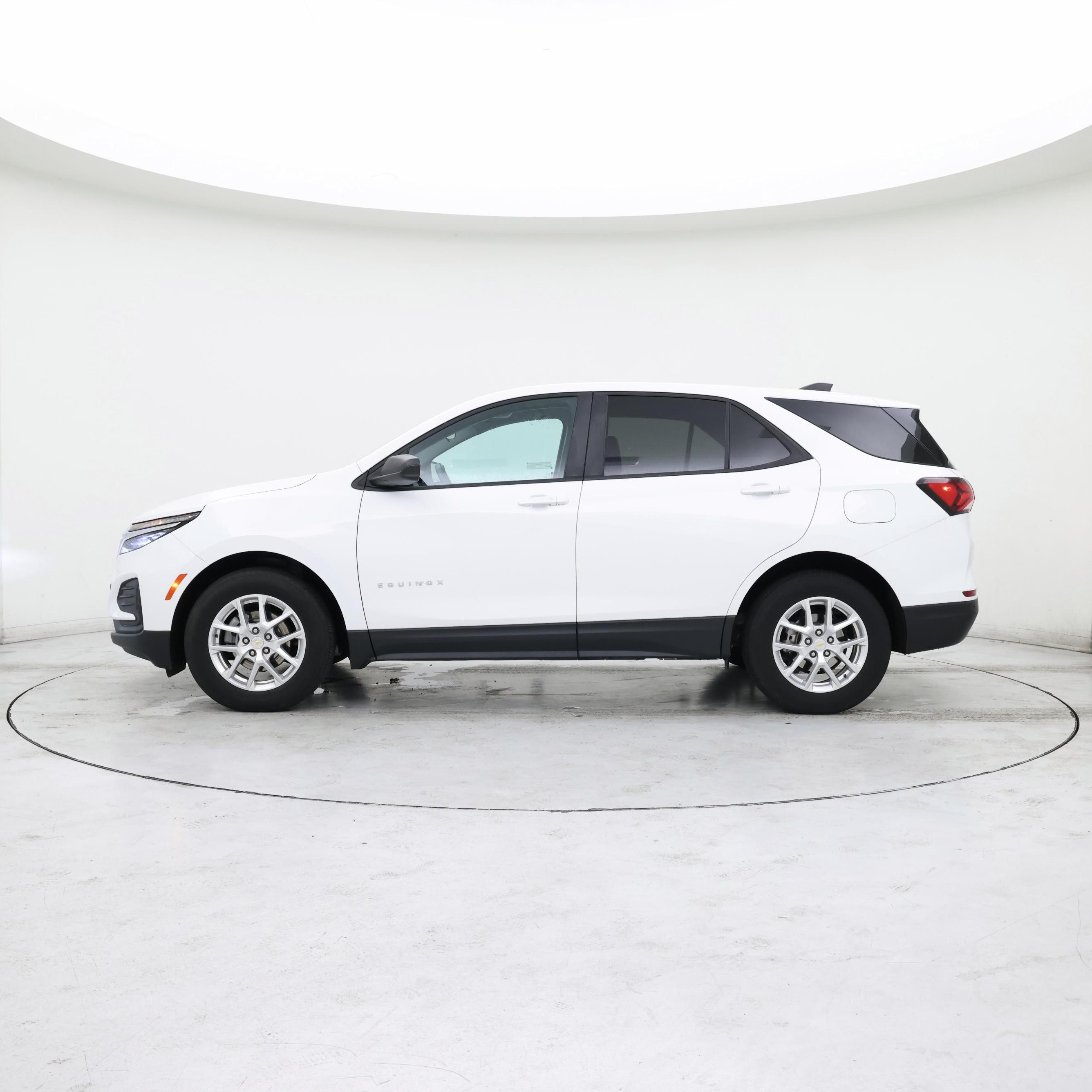 Thumbnail: 2022 Chevrolet Equinox - 3