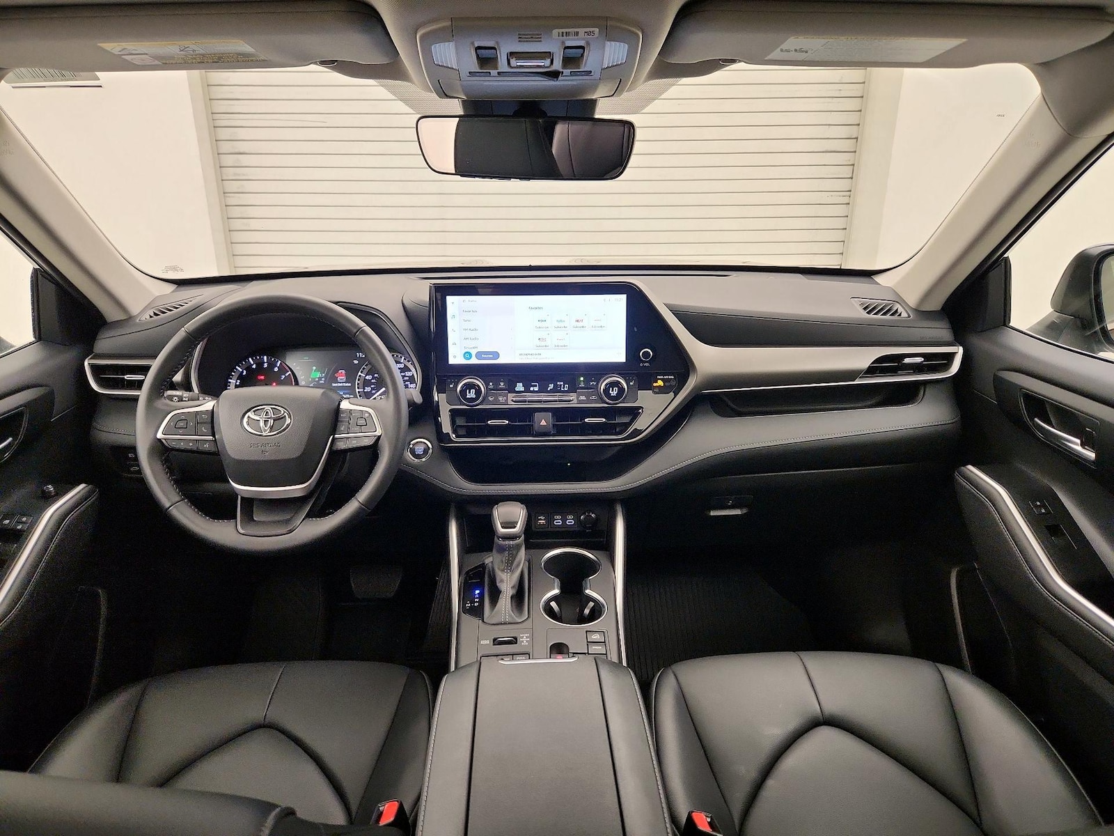 2023 Toyota Highlander XLE - Photo 10