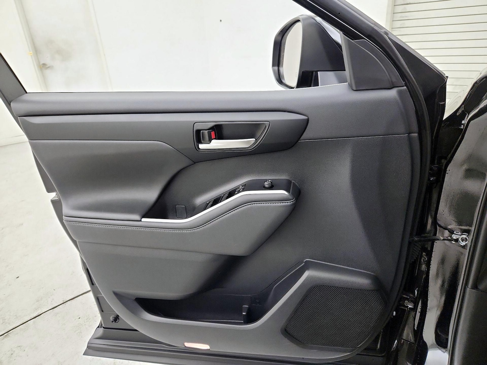 2023 Toyota Highlander XLE - Photo 13