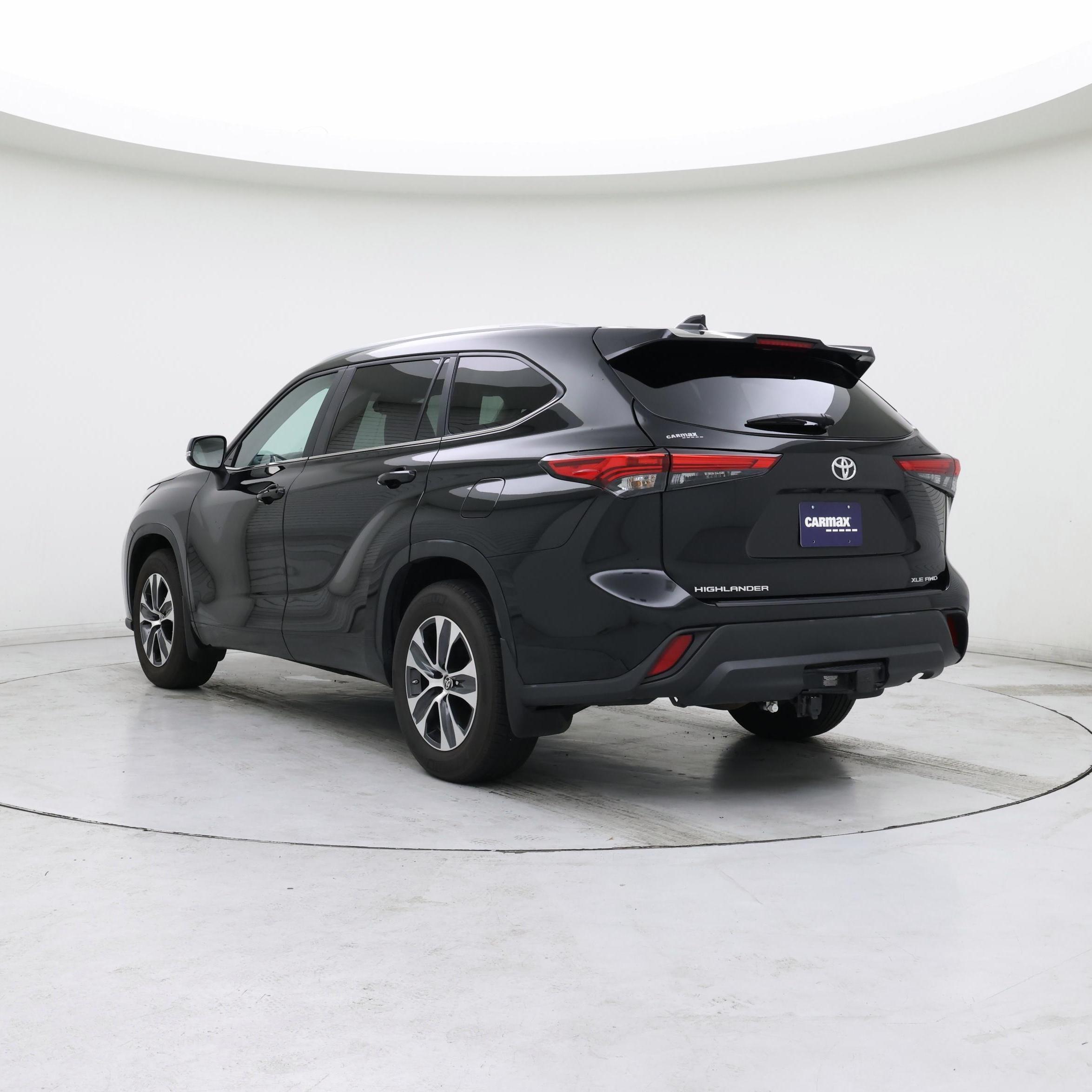 Thumbnail: 2023 Toyota Highlander - 2