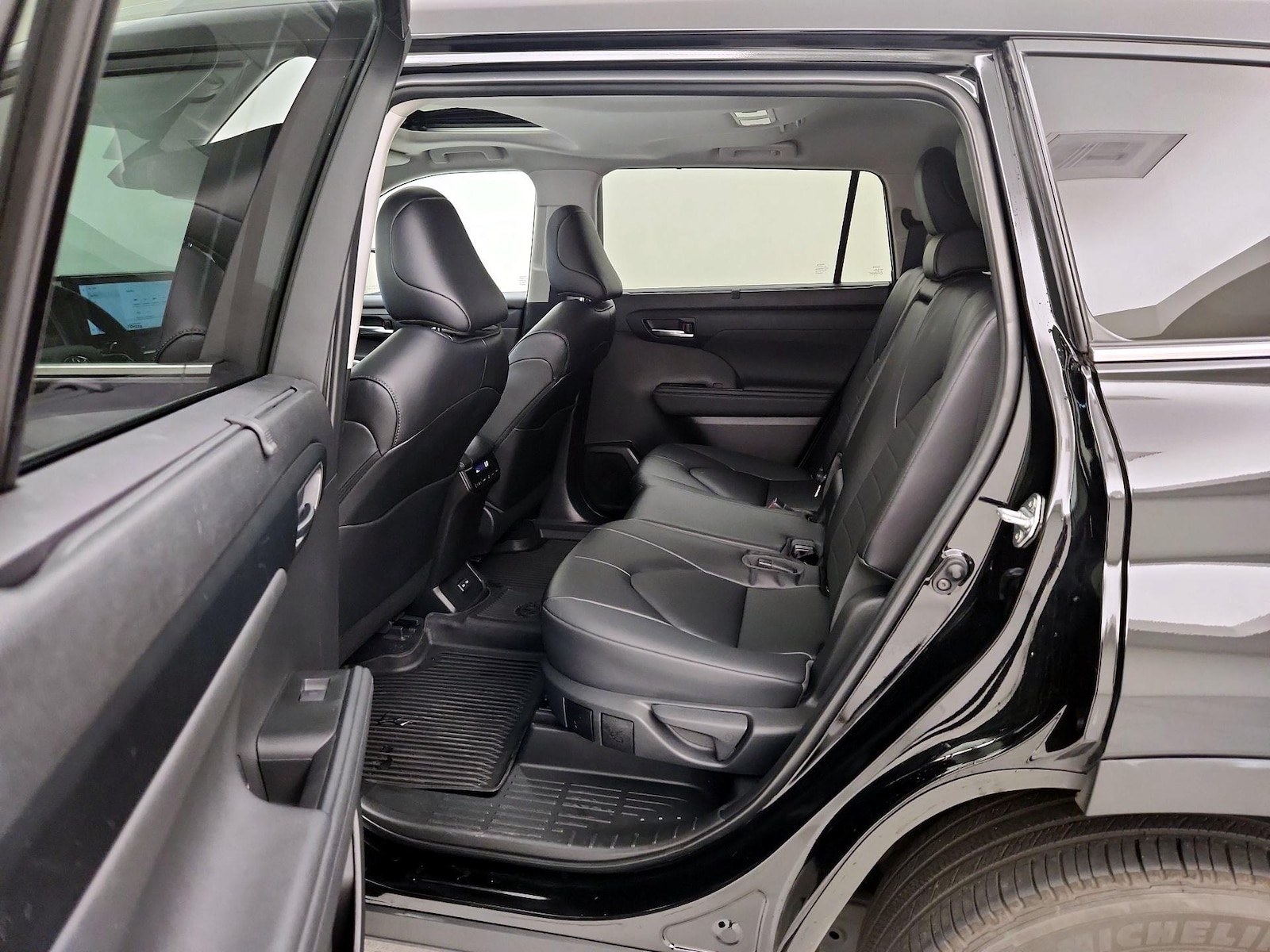 2023 Toyota Highlander XLE - Photo 21