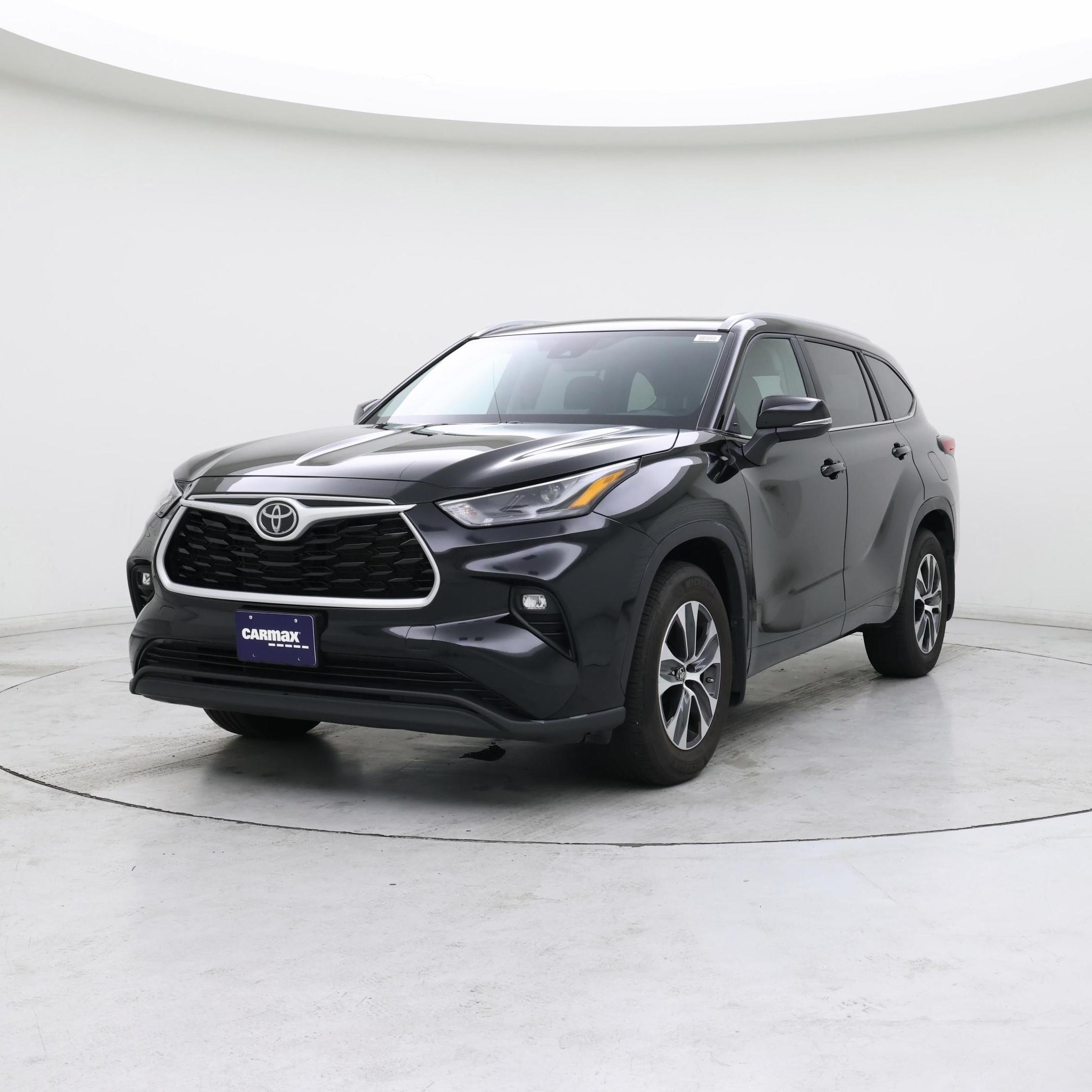 Thumbnail: 2023 Toyota Highlander - 4