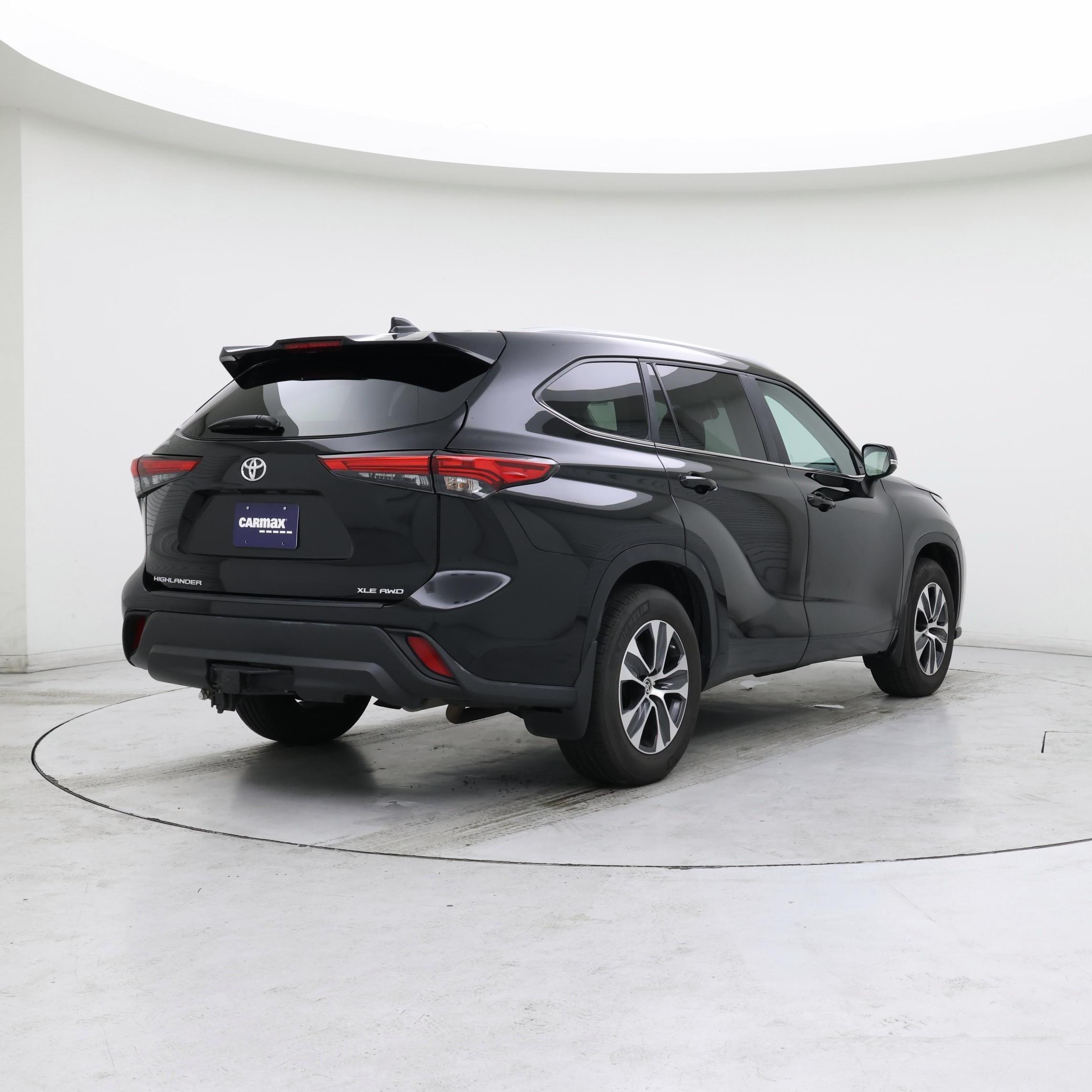 Thumbnail: 2023 Toyota Highlander - 8