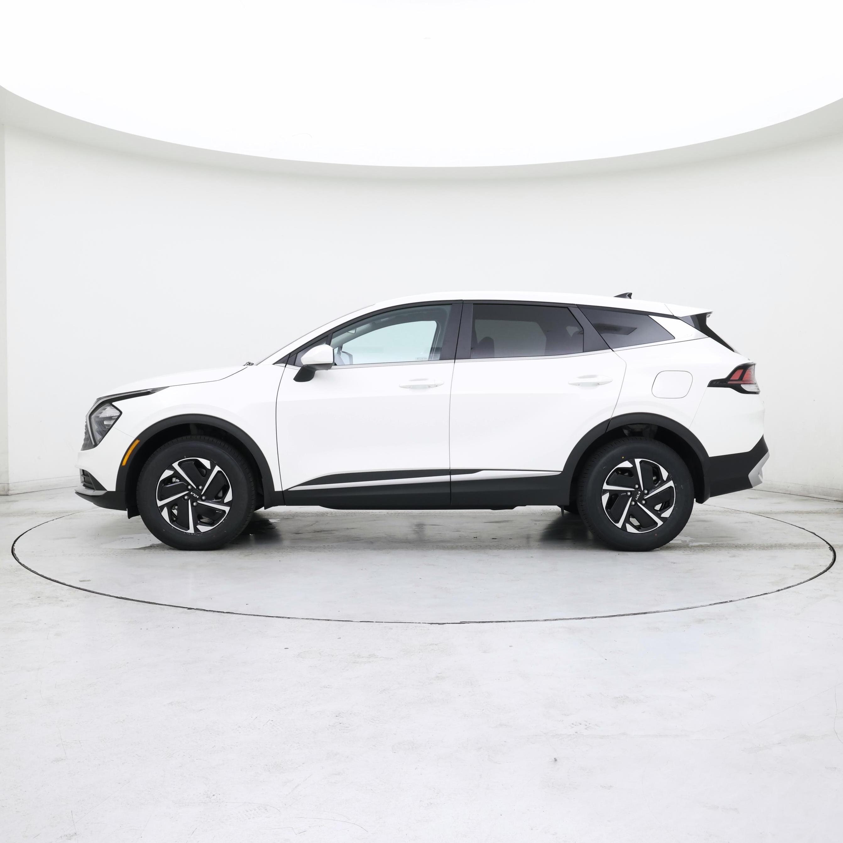 Thumbnail: 2023 Kia Sportage - 3