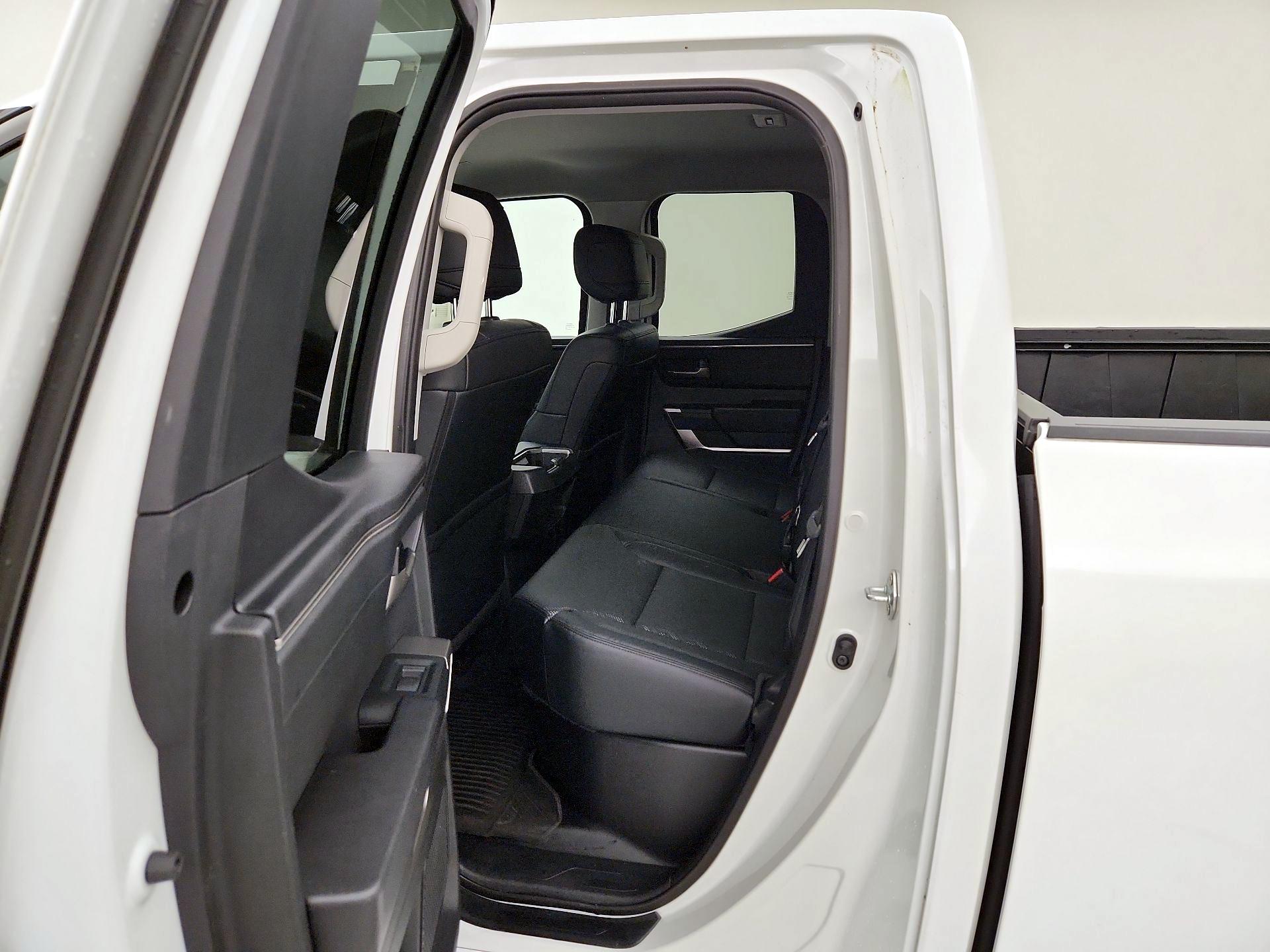 Thumbnail: 2022 Toyota Tundra - 19