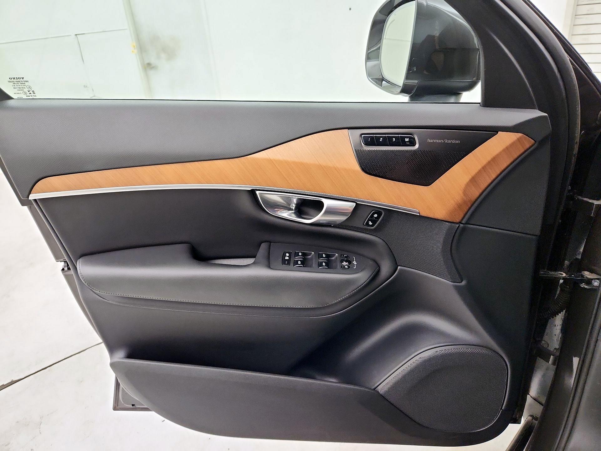 Thumbnail: 2023 Volvo XC90 - 12