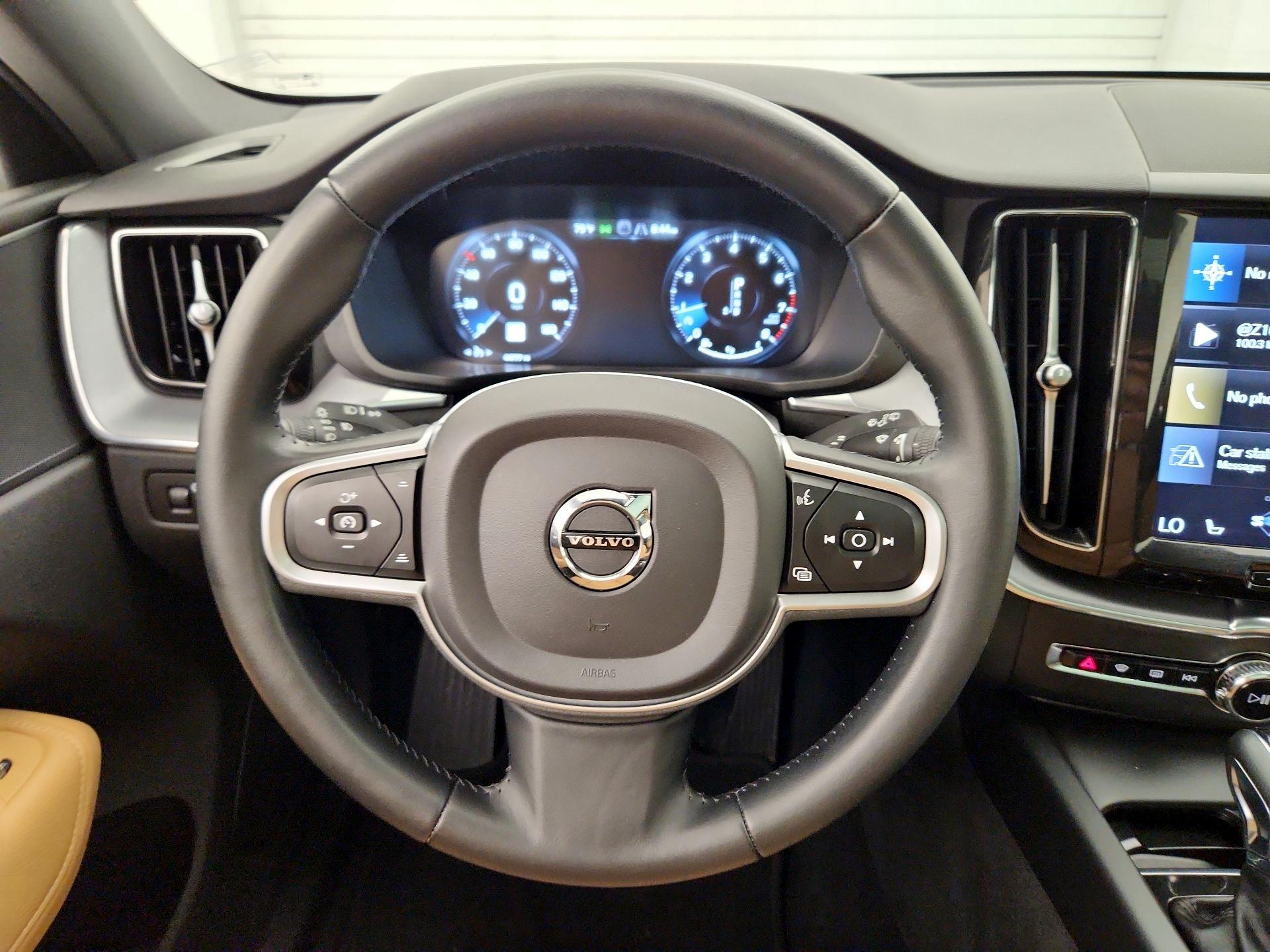 Thumbnail: 2020 Volvo XC60 - 10
