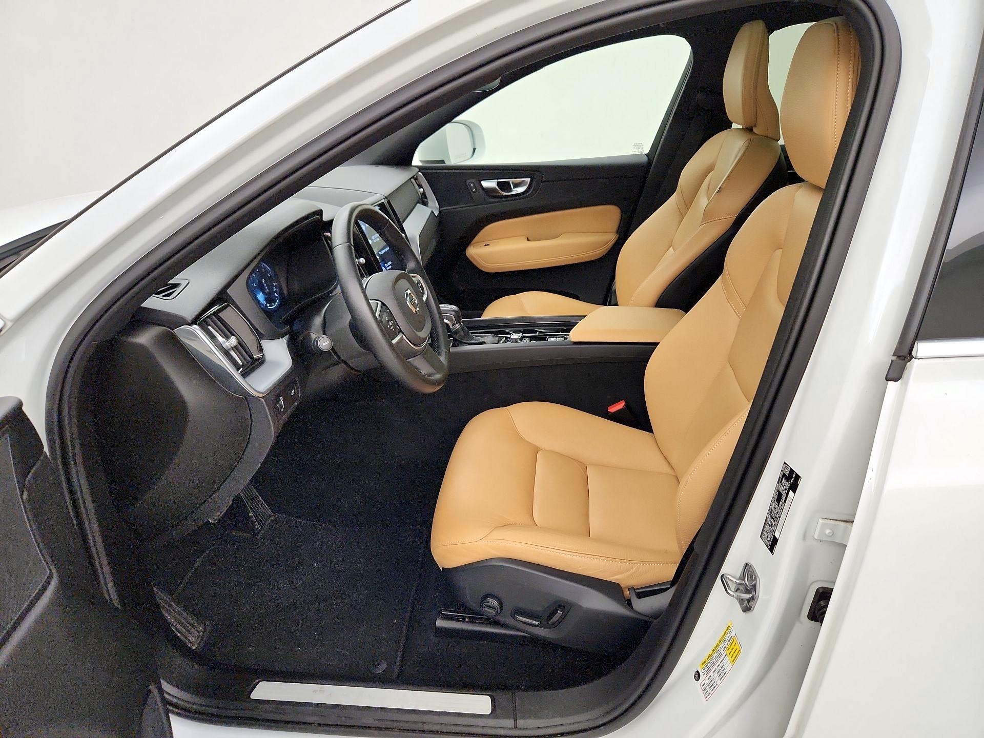 Thumbnail: 2020 Volvo XC60 - 11