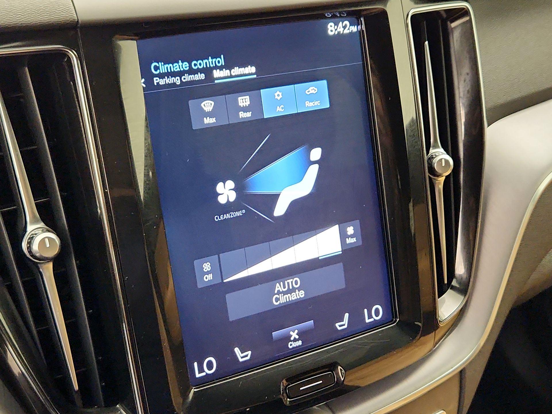 Thumbnail: 2020 Volvo XC60 - 16