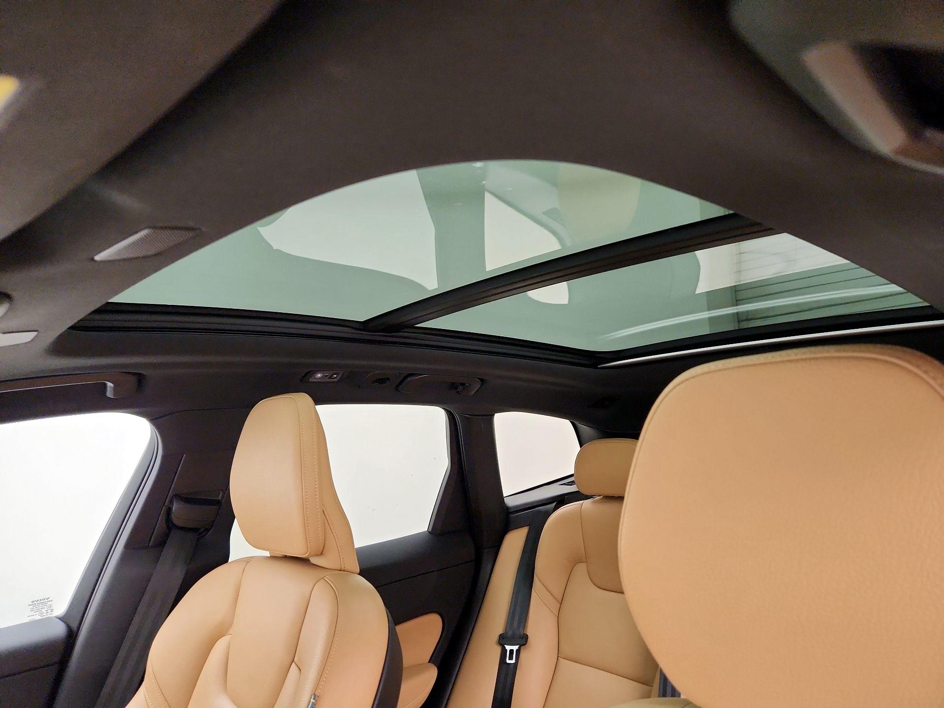 Thumbnail: 2020 Volvo XC60 - 19