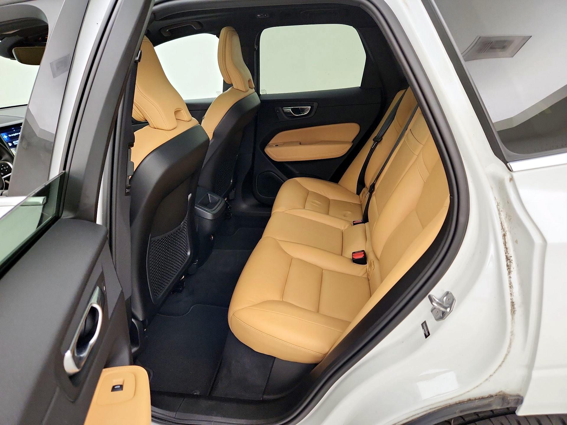 Thumbnail: 2020 Volvo XC60 - 20
