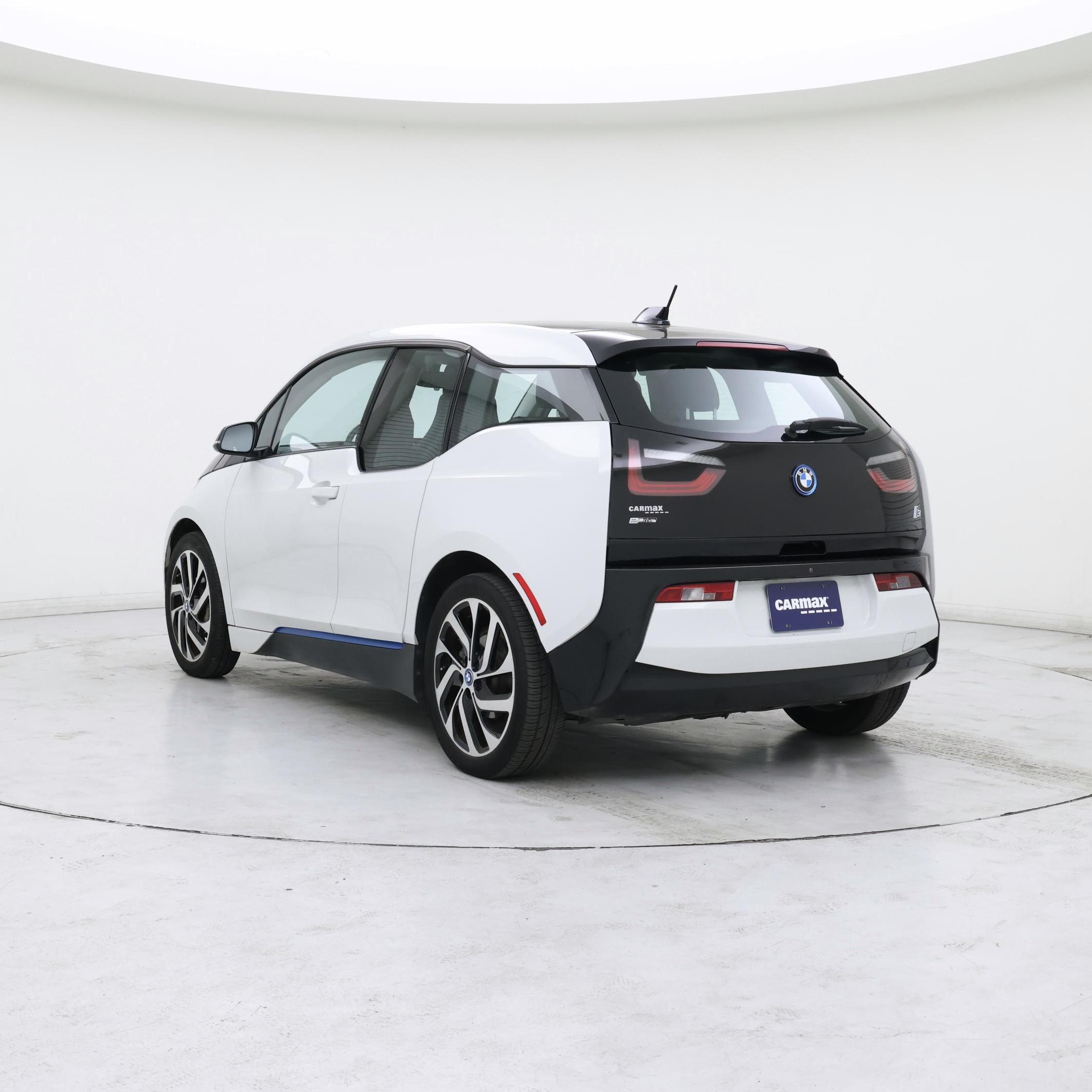 Thumbnail: 2017 BMW i3 - 2