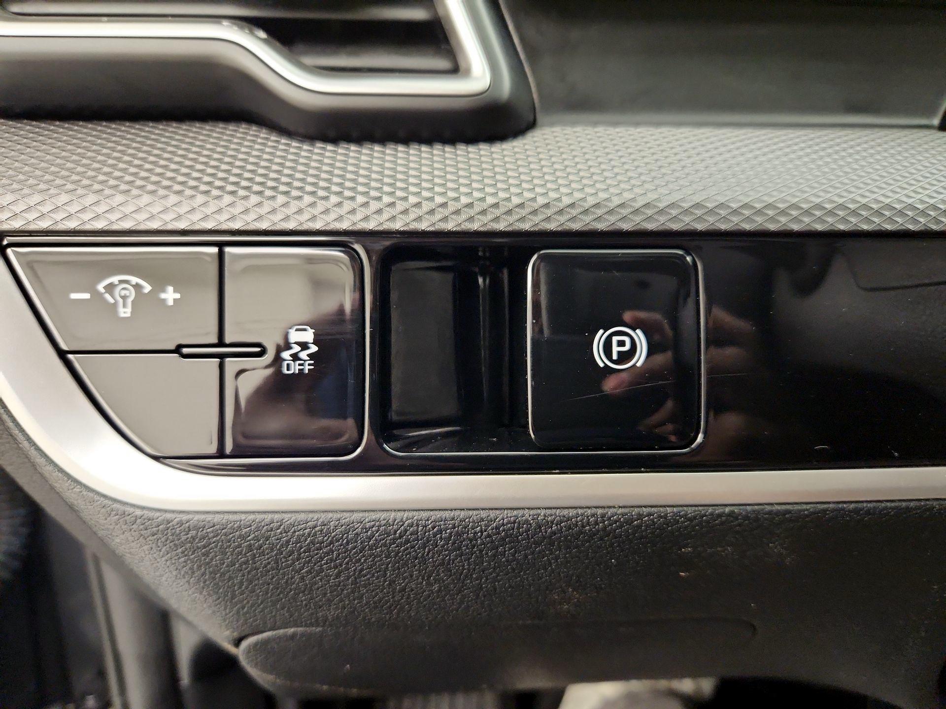 Thumbnail: 2023 Kia Sportage - 13