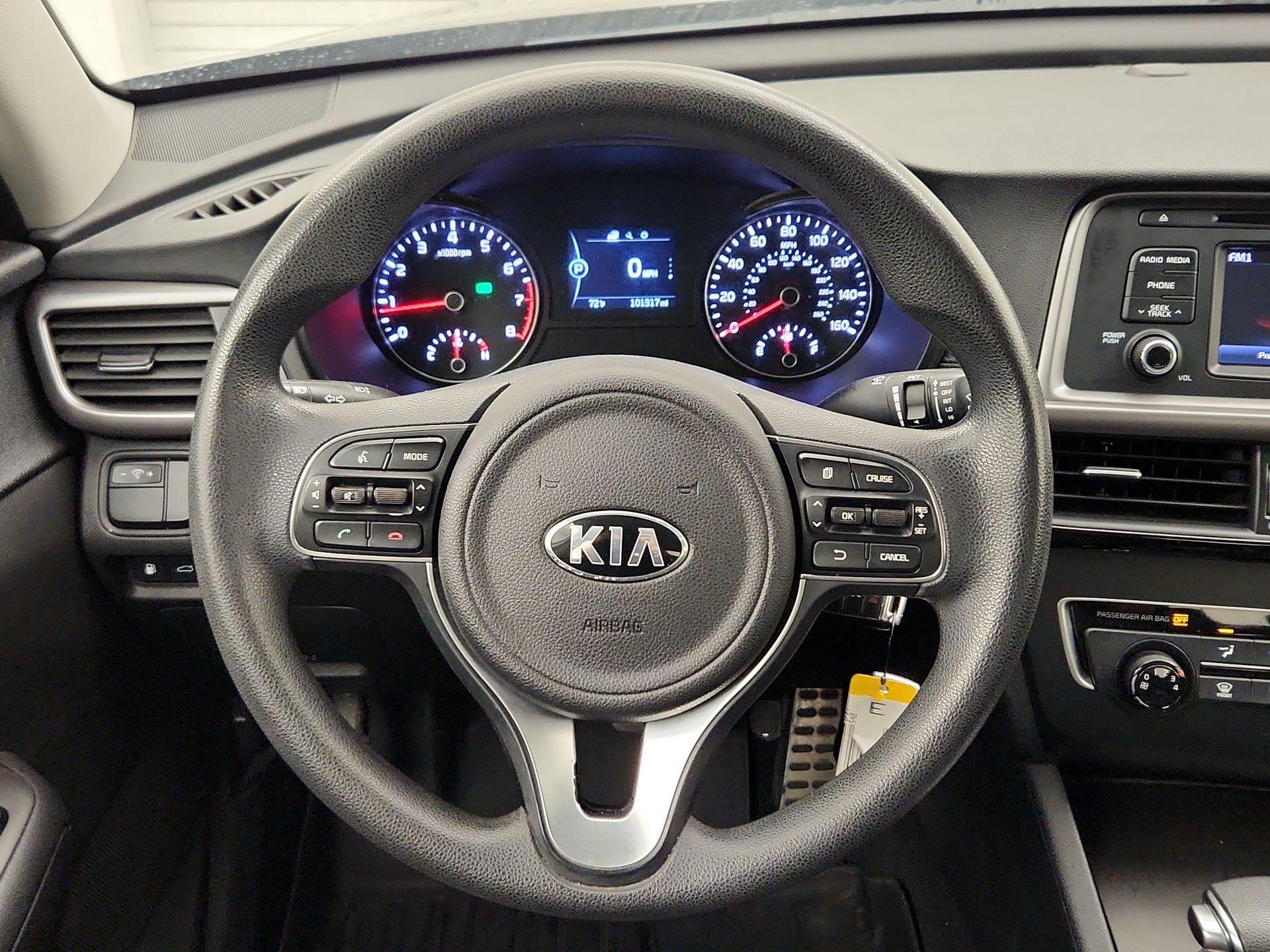 Thumbnail: 2016 Kia Optima - 10