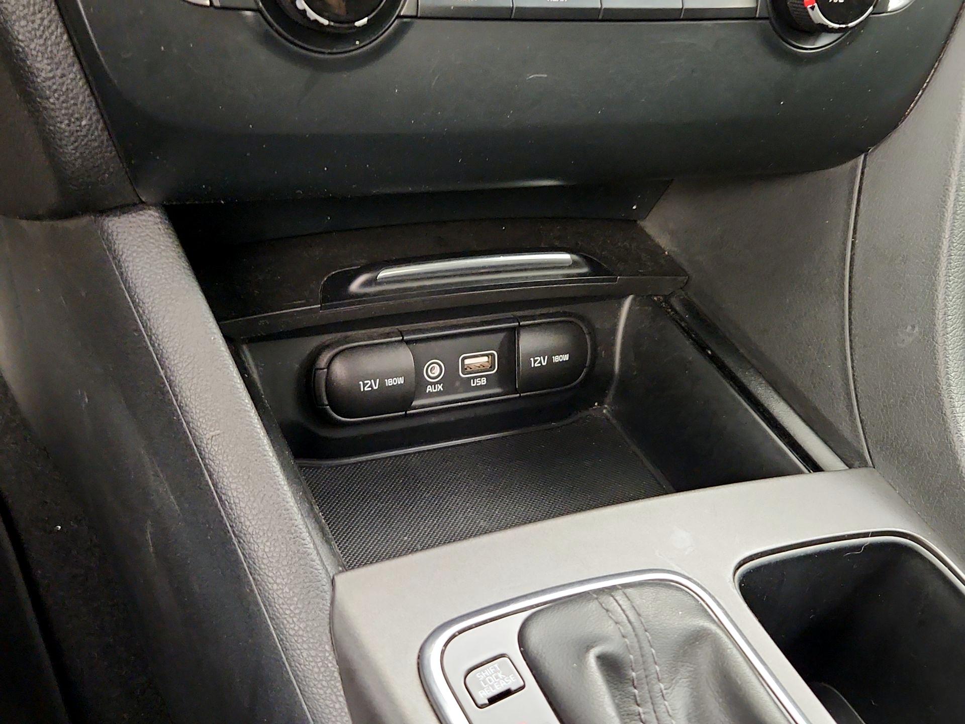 Thumbnail: 2016 Kia Optima - 18