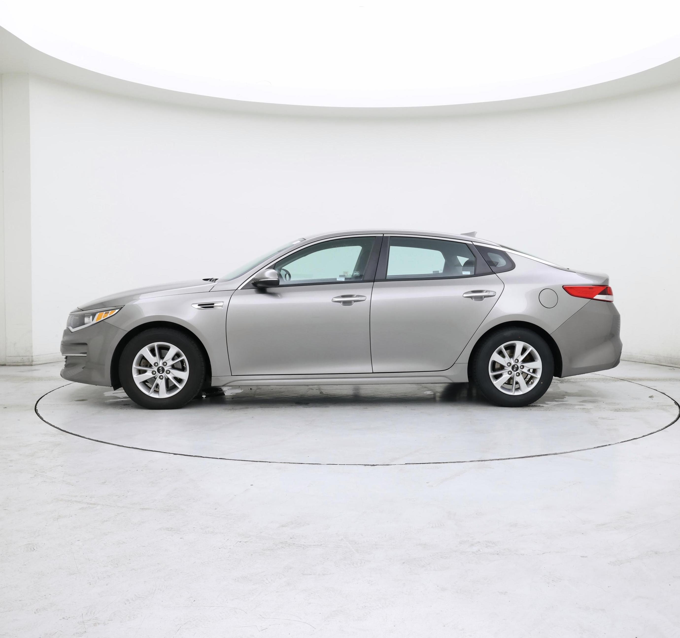 Thumbnail: 2016 Kia Optima - 3