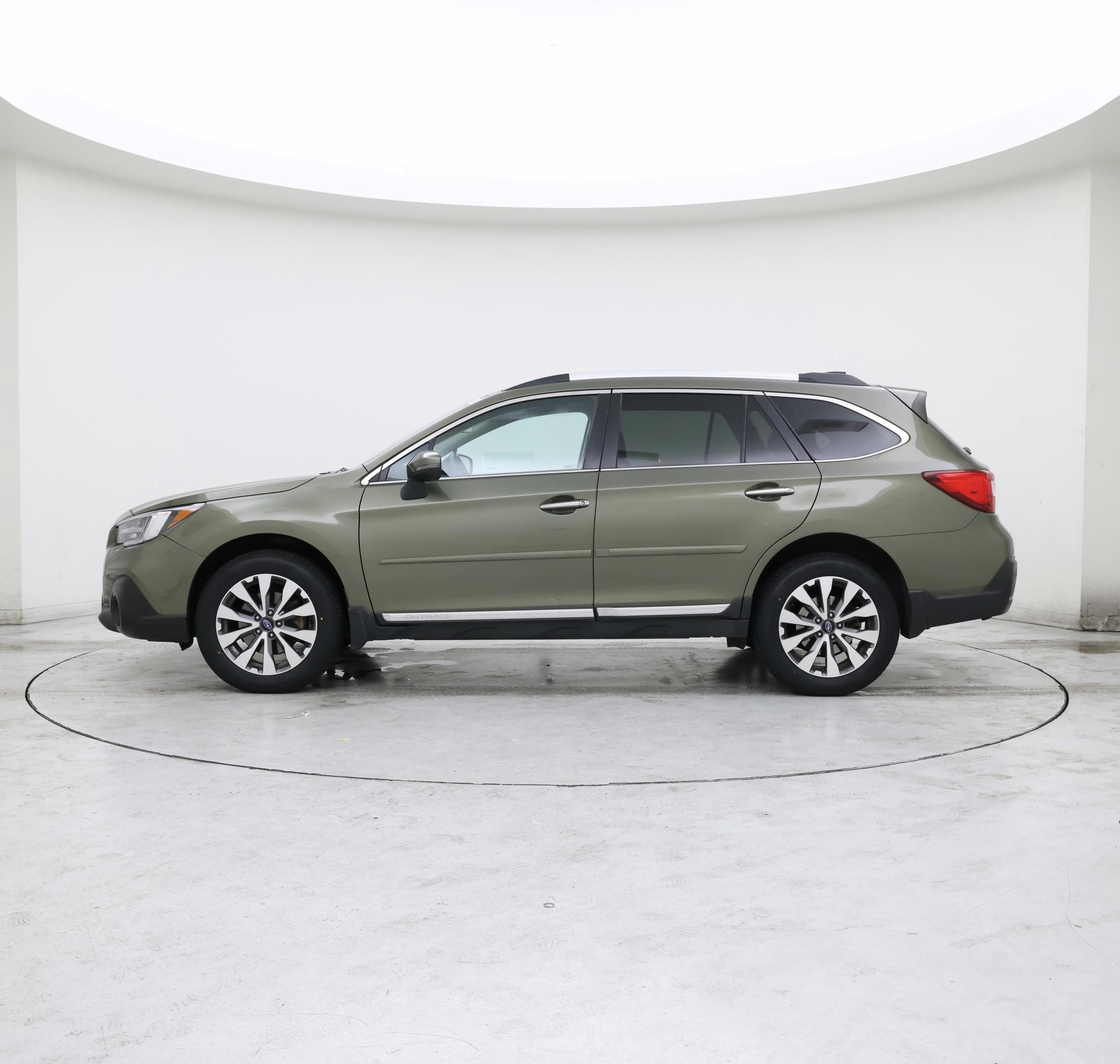 Thumbnail: 2018 Subaru Outback - 3