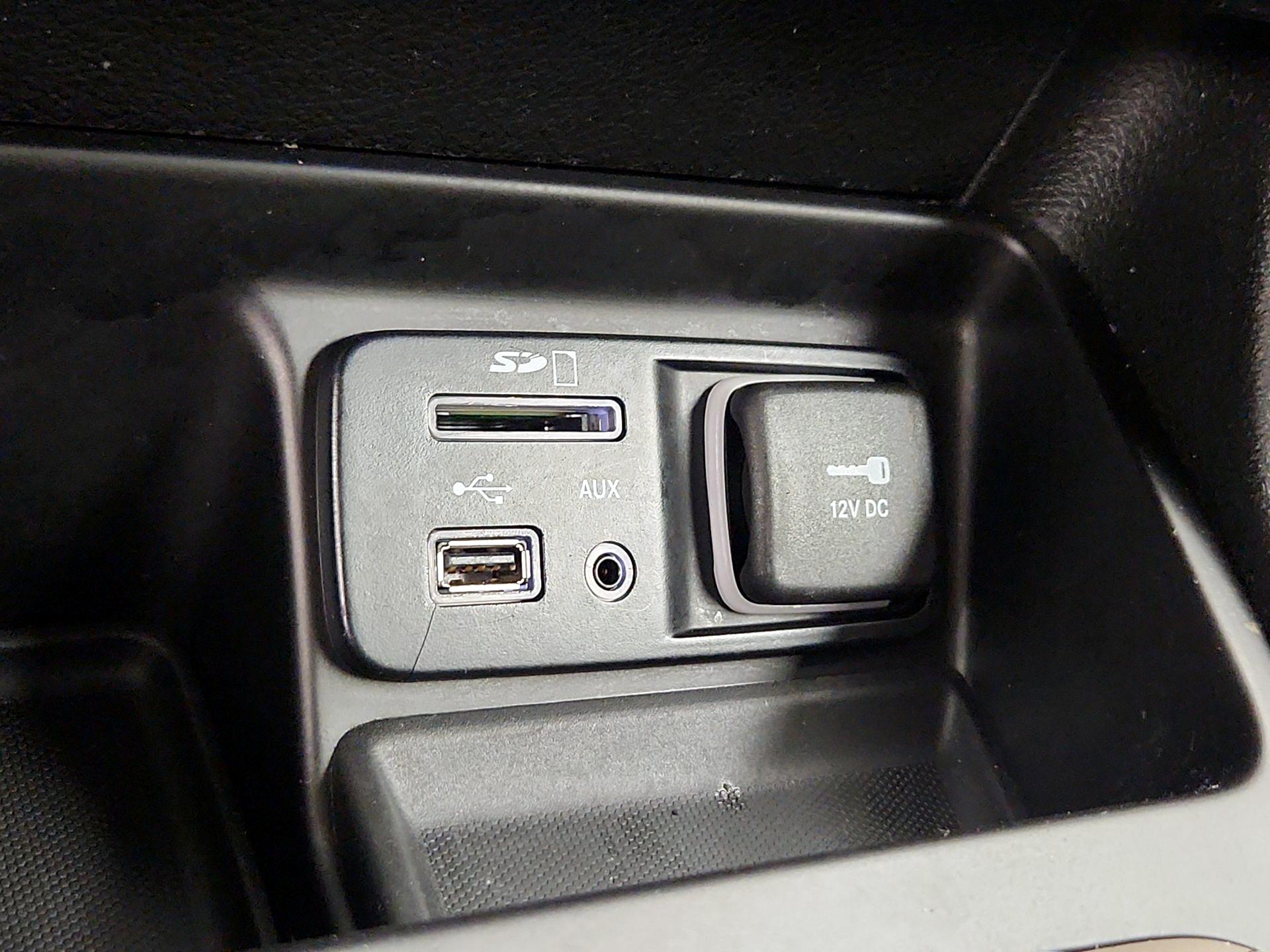Thumbnail: 2015 Jeep Cherokee - 18