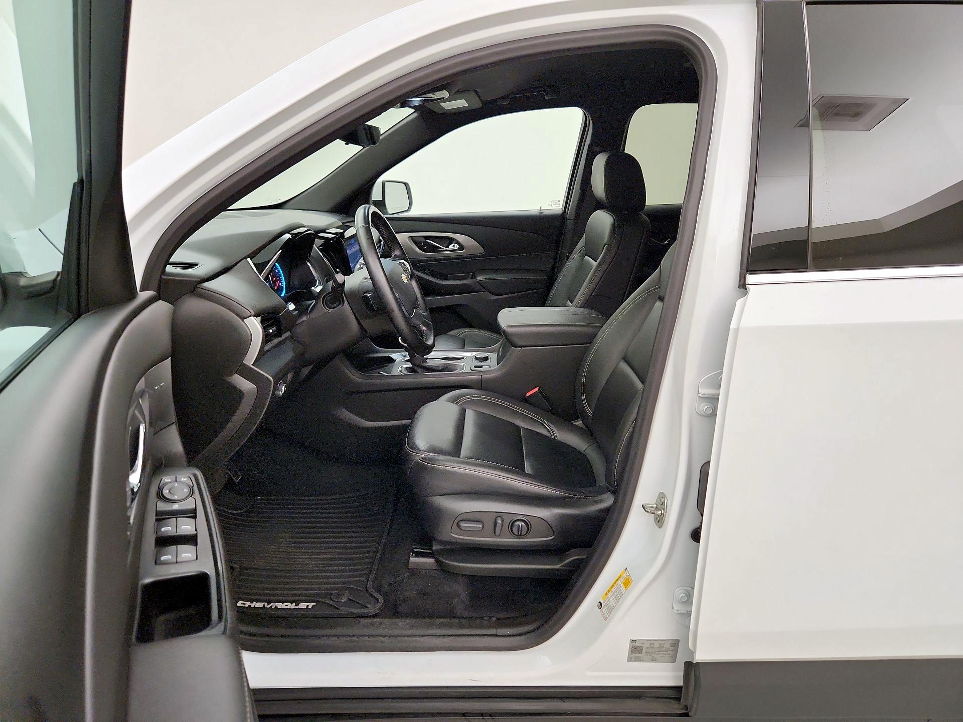 Thumbnail: 2023 Chevrolet Traverse - 11