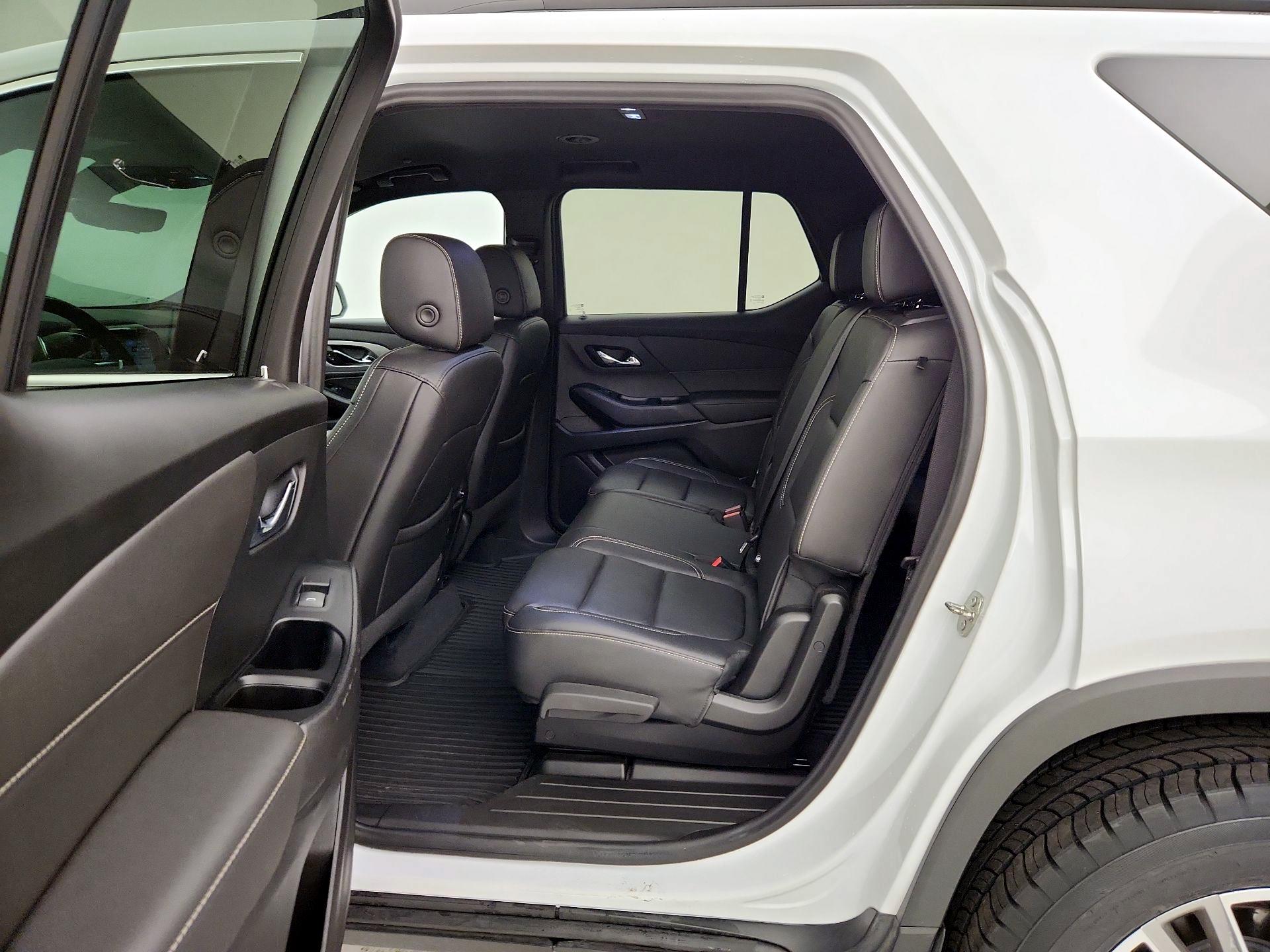 Thumbnail: 2023 Chevrolet Traverse - 19