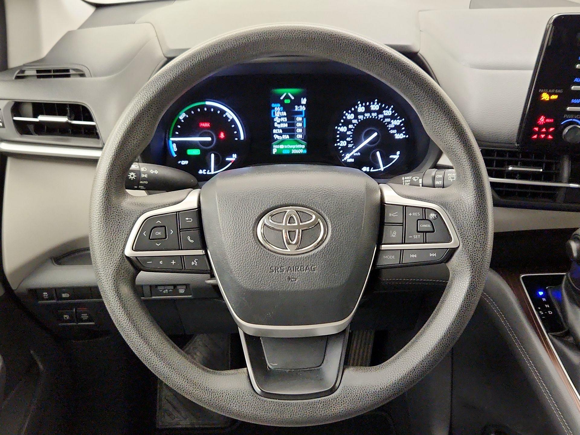 Thumbnail: 2021 Toyota Sienna - 10