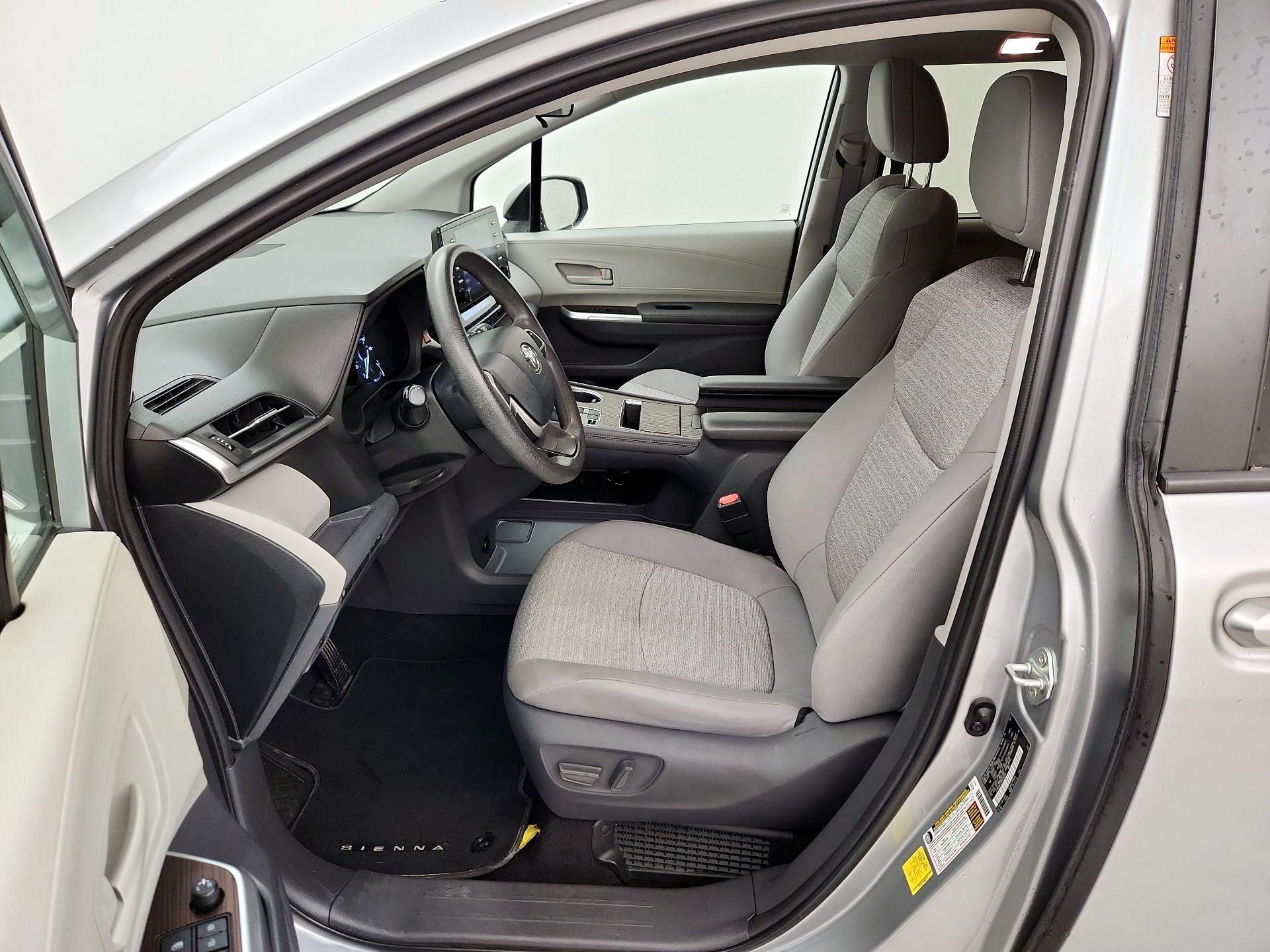 Thumbnail: 2021 Toyota Sienna - 11