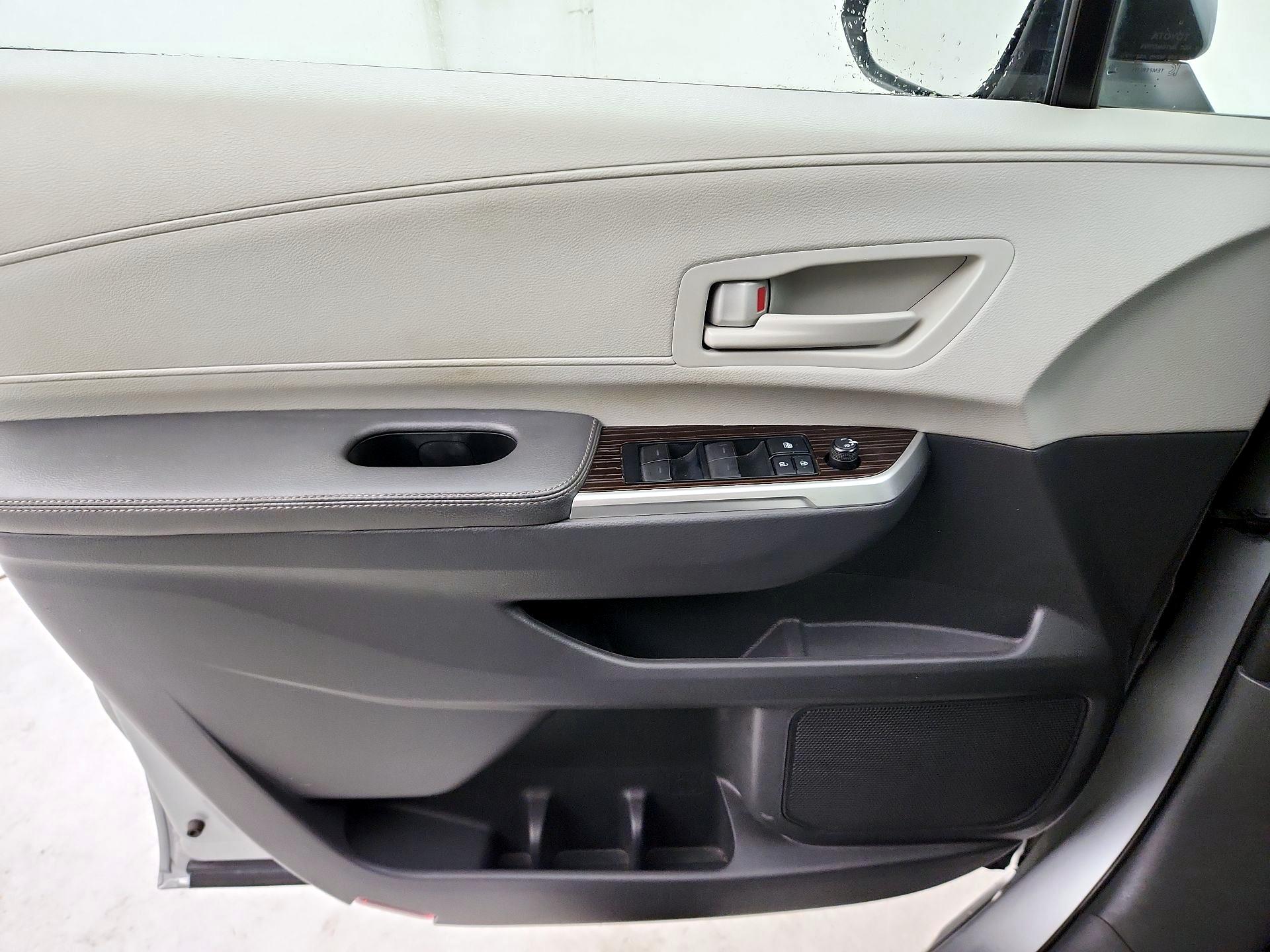 Thumbnail: 2021 Toyota Sienna - 12