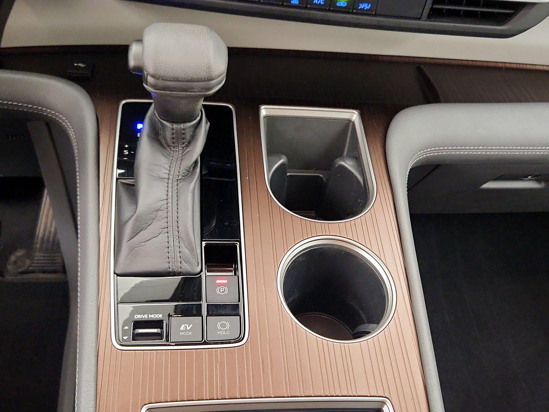Thumbnail: 2021 Toyota Sienna - 17