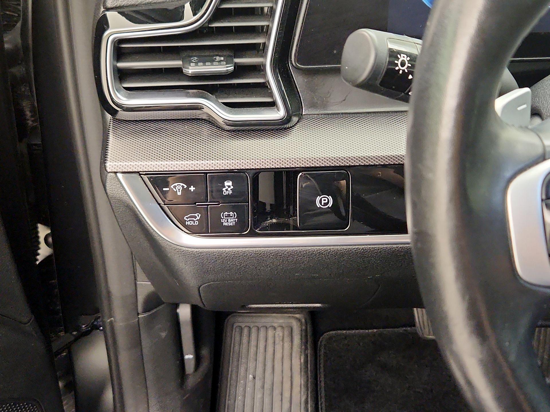 Thumbnail: 2023 Kia Sportage - 13