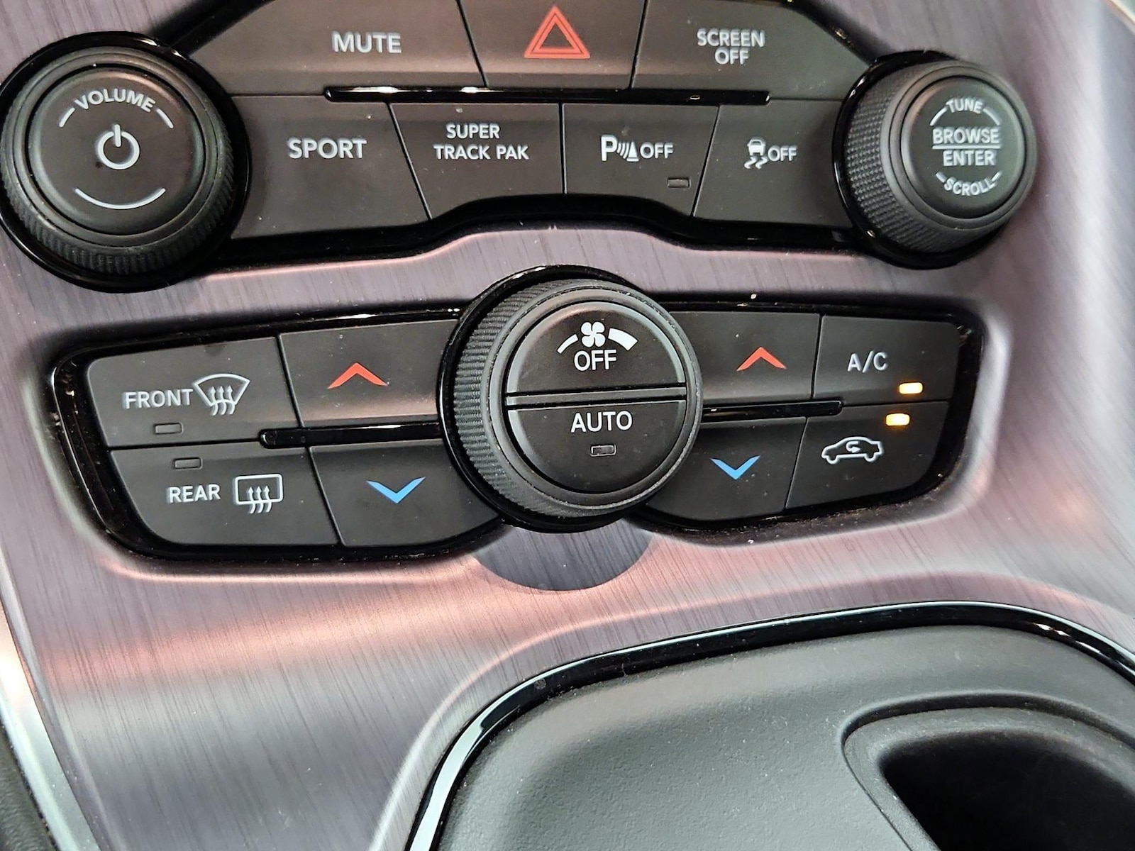 2018 Dodge Challenger SXT Plus - Photo 17