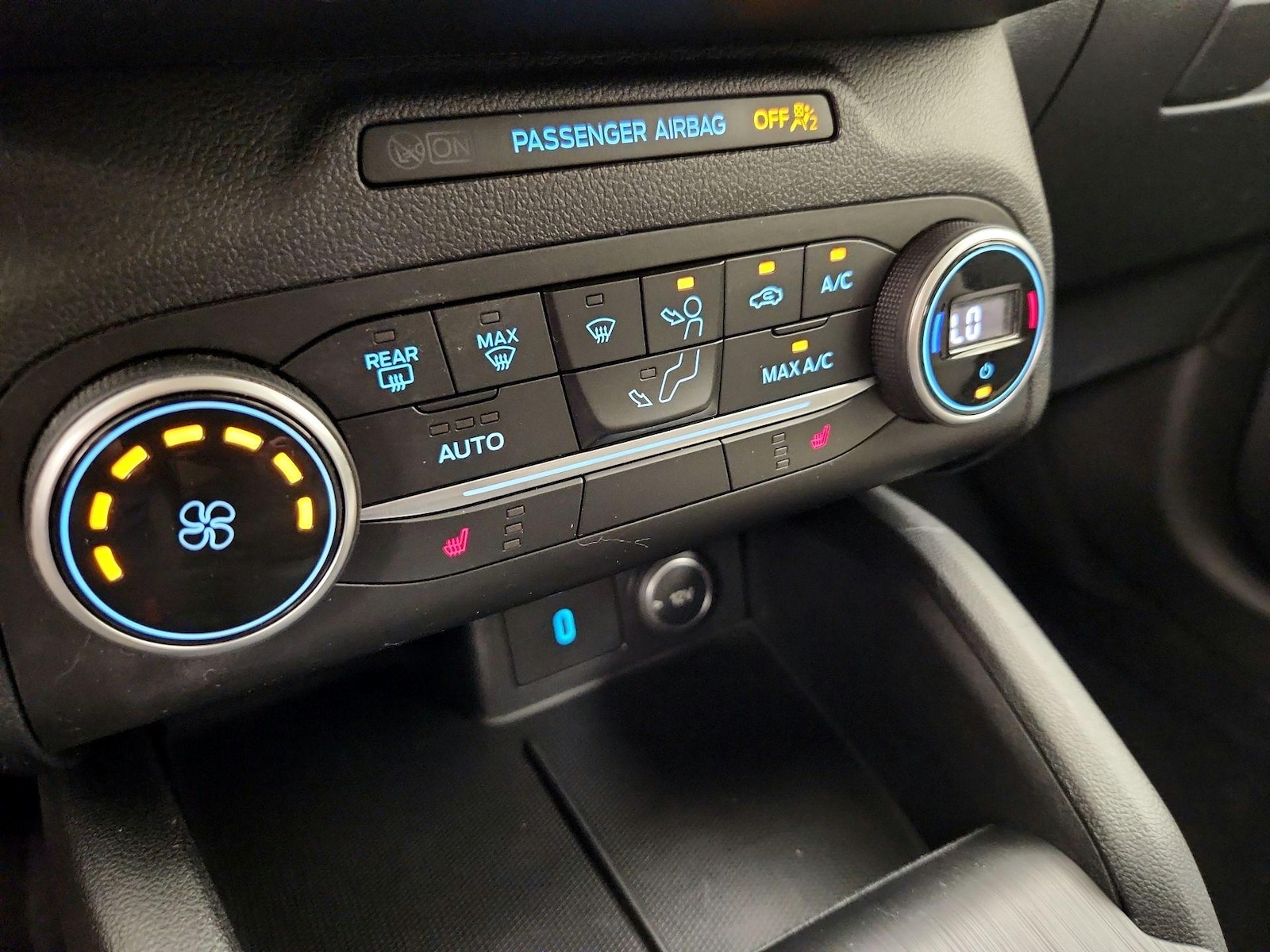 2020 Ford Escape SE - Photo 18