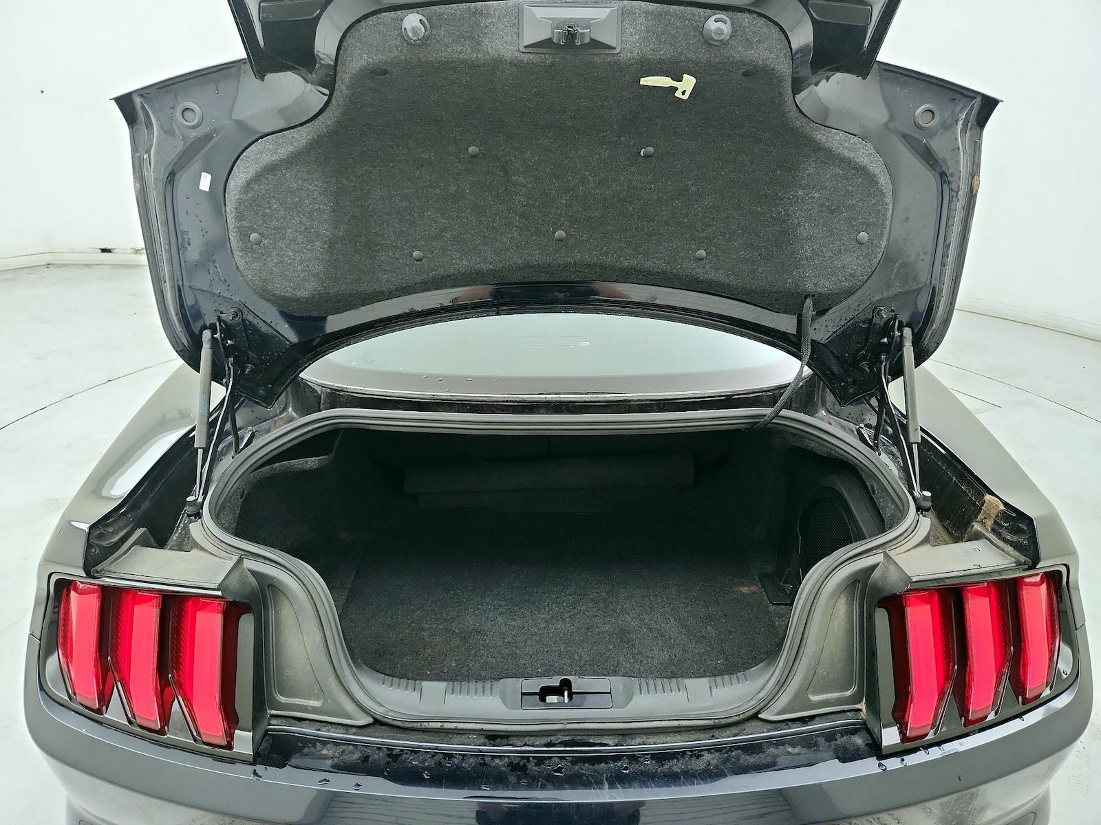 2021 Ford Mustang GT Premium - Photo 22