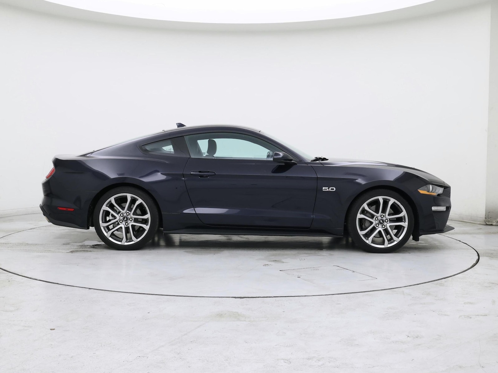 2021 Ford Mustang GT Premium - Photo 8