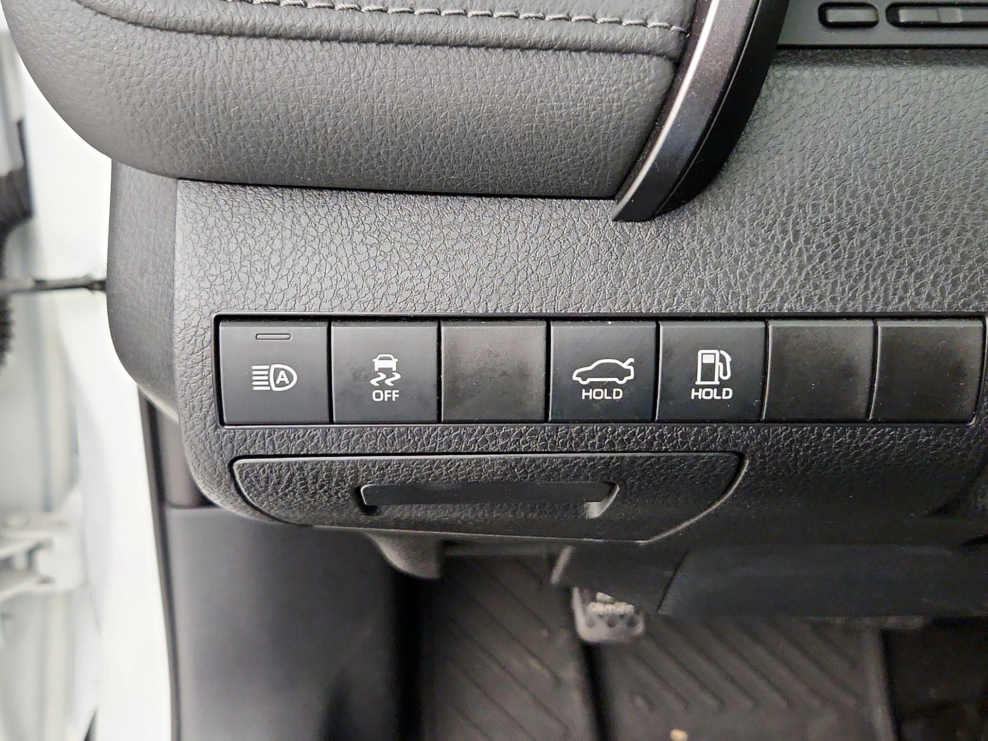 Thumbnail: 2023 Toyota Camry - 13