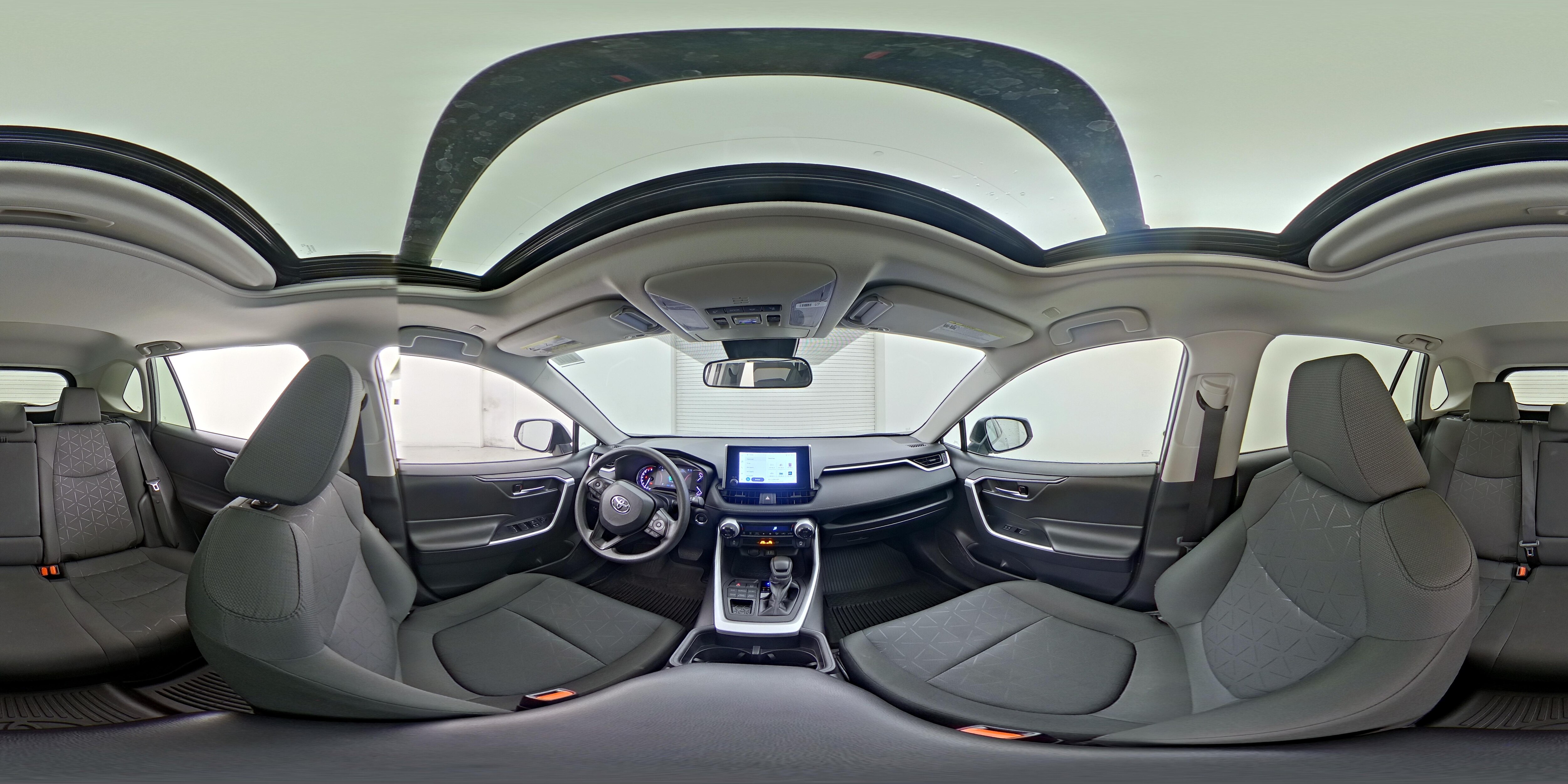 2024 Toyota RAV4 XLE - Photo 25
