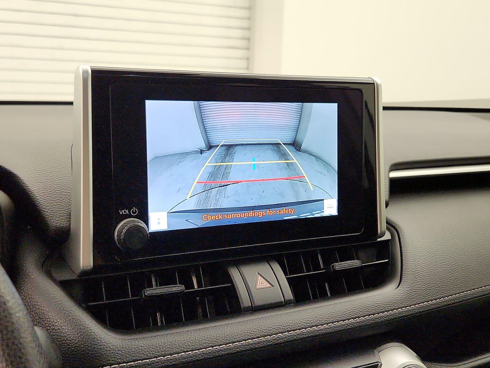 2024 Toyota RAV4 XLE - Photo 15