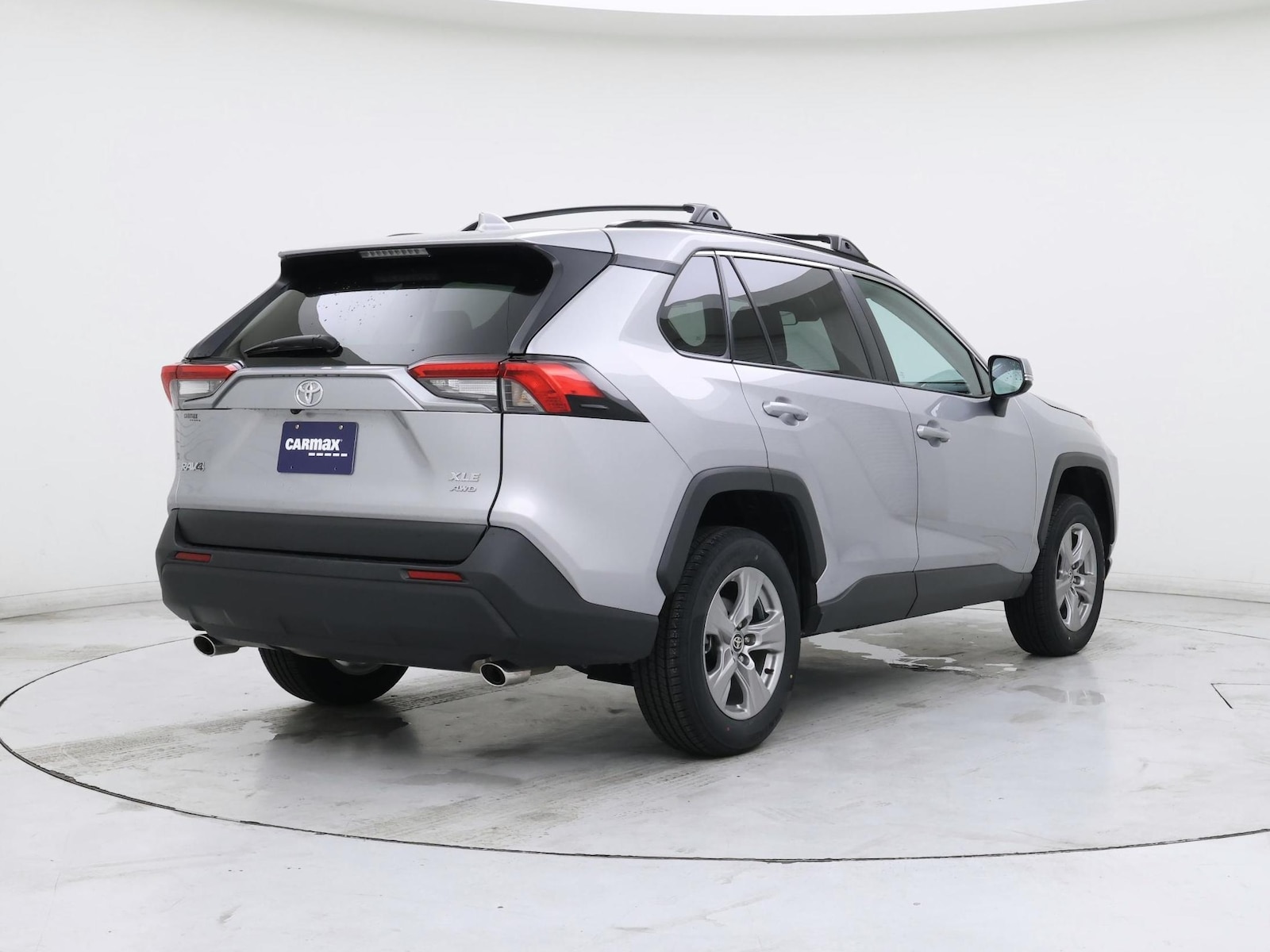 2024 Toyota RAV4 XLE - Photo 9