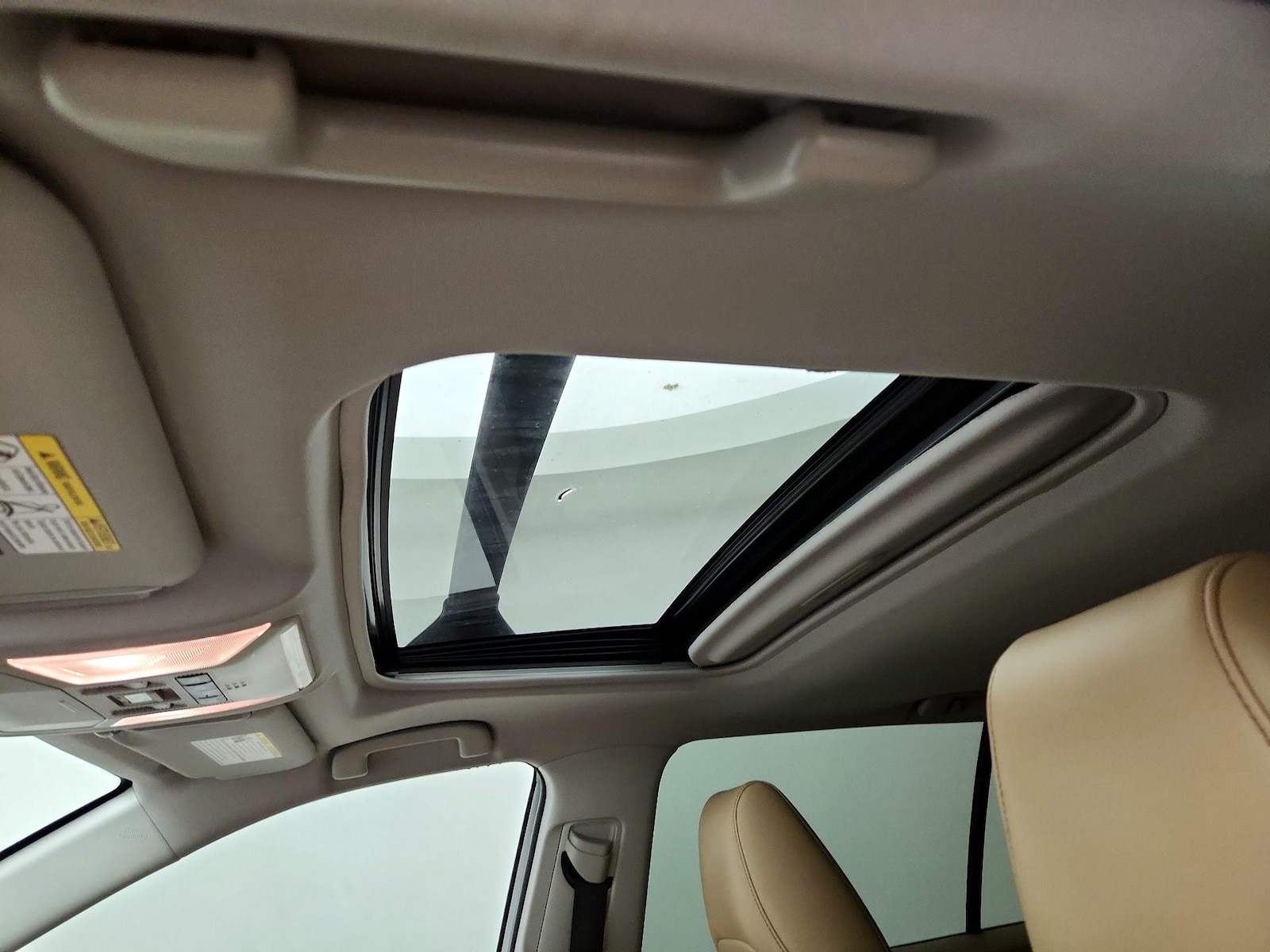Sunroof(s) & Overhead Airbags