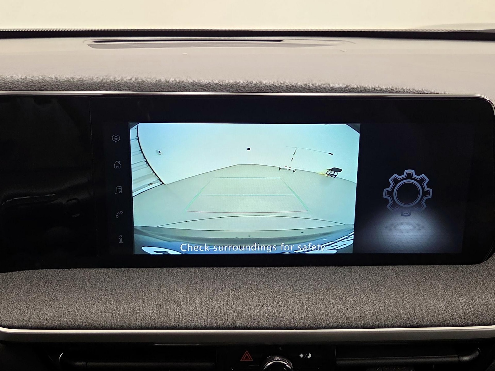 2025 Nissan Kicks SV AWD - Photo 14