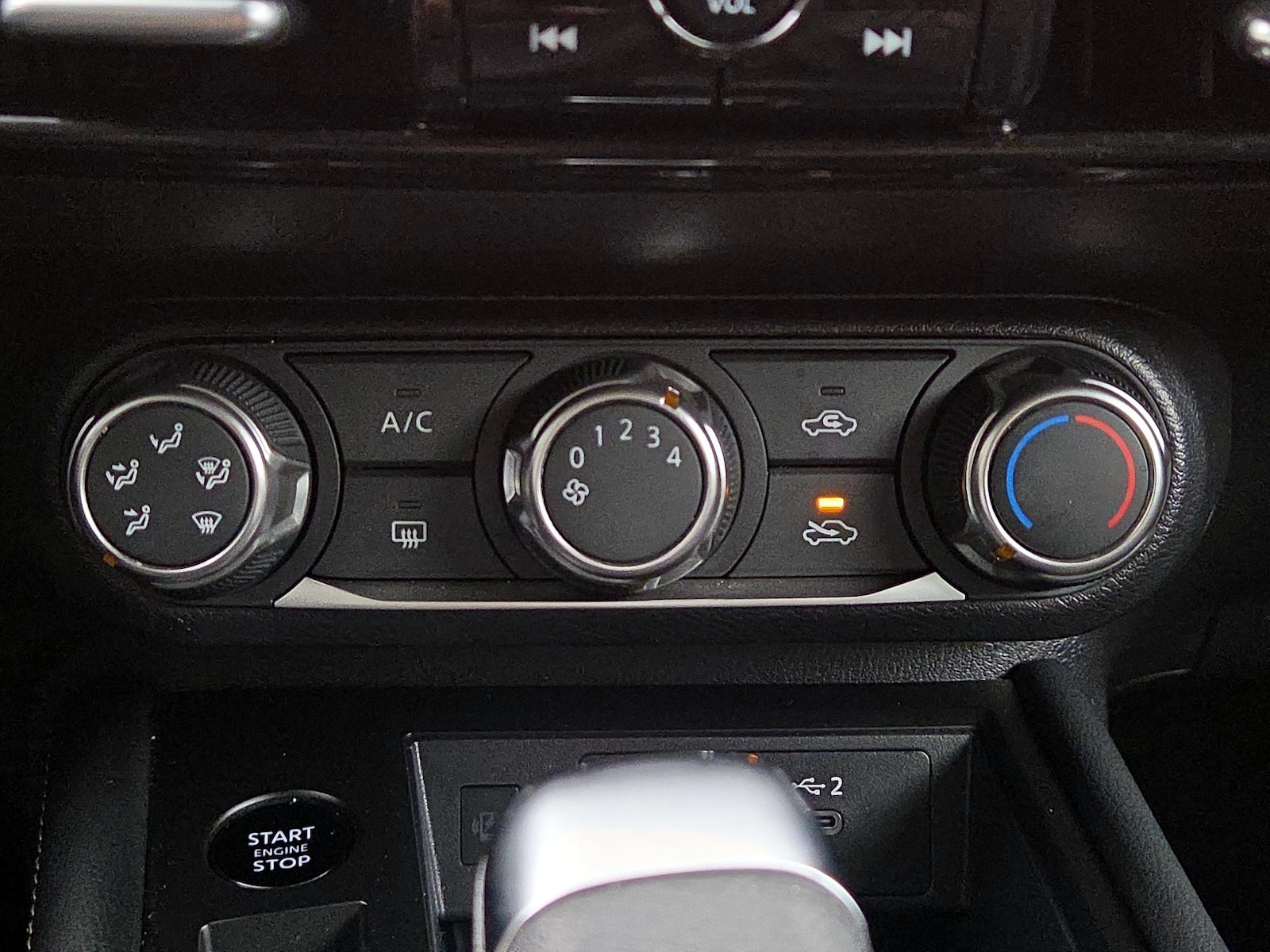 2025 Nissan Kicks SV AWD - Photo 16