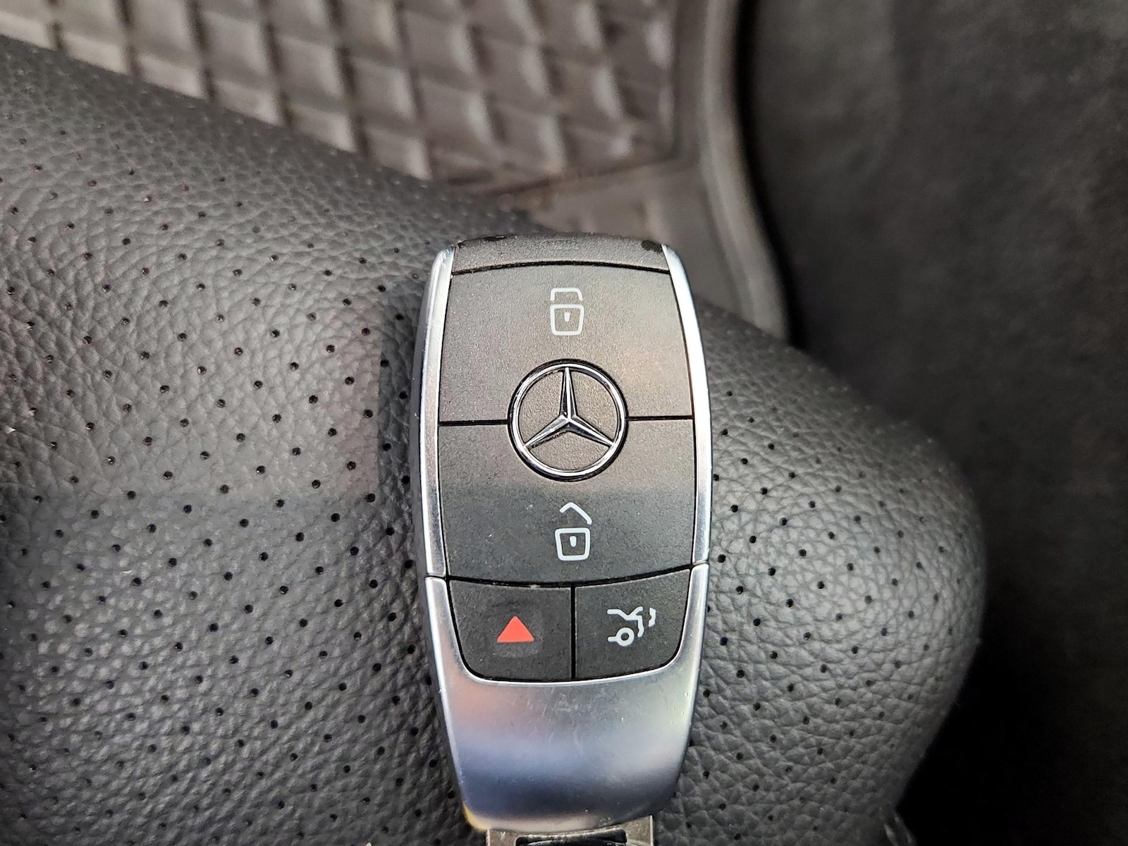 2023 Mercedes-Benz C-Class Cabriolet C 300 - Photo 24