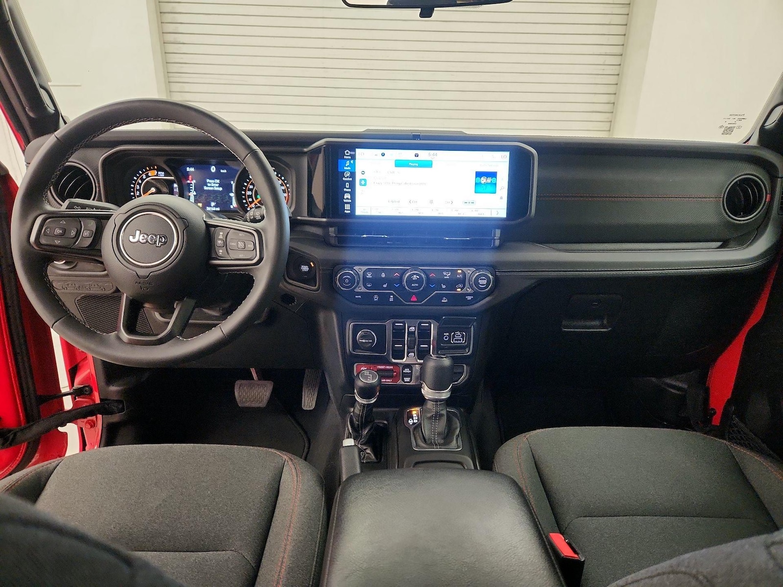 Apple CarPlay® & Android Auto™